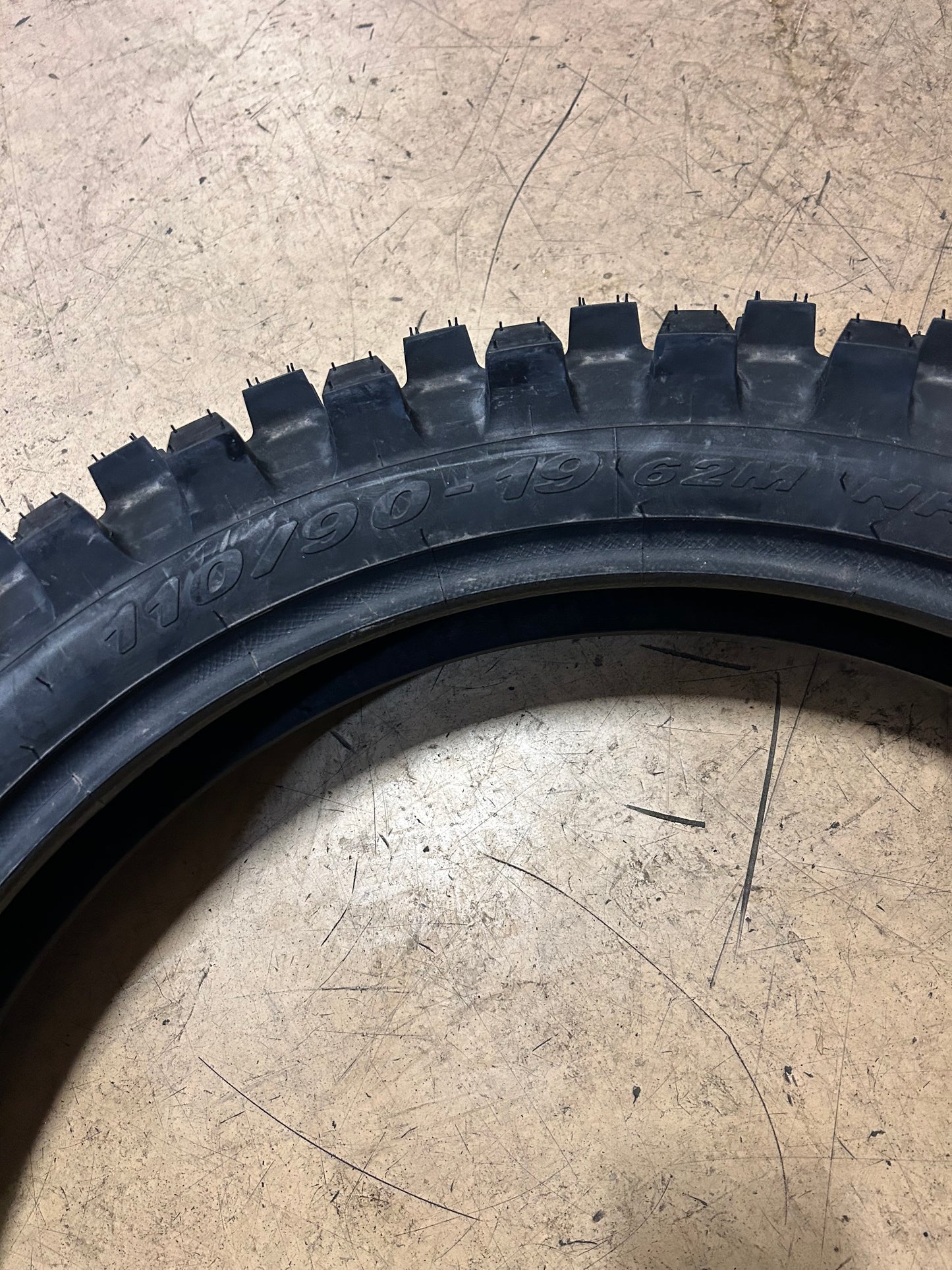 PIRELLI SCORPION MX32 BSW 110 90 19 62M REAR DIRT BIKE TIRE 2901200