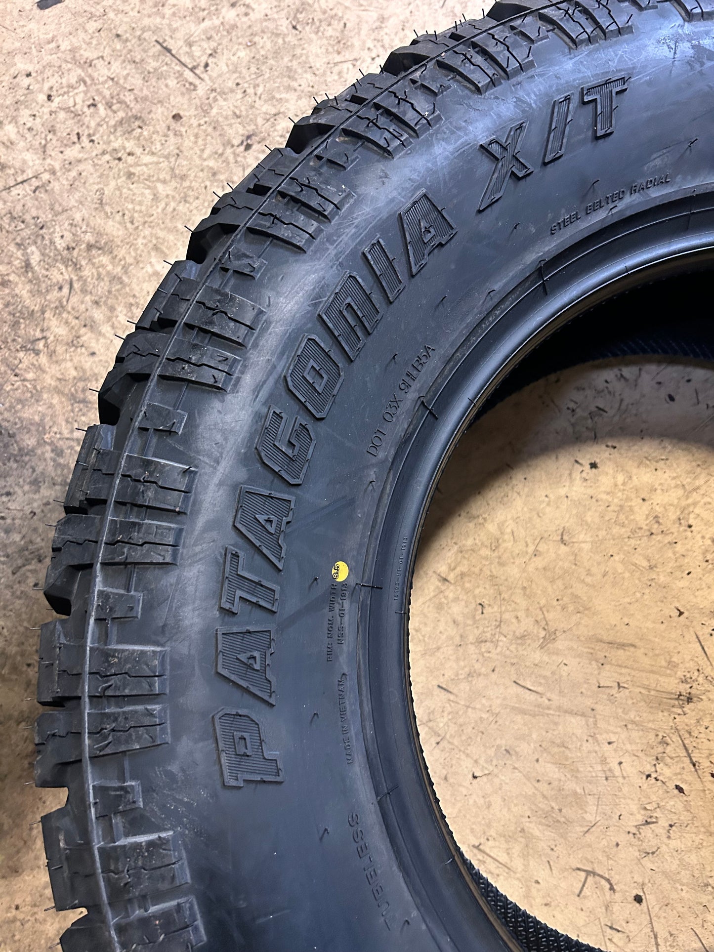 NOS MILESTAR PATAGONIA X/T BSW LT 285 65 18 125/122S 10PLY RUGGED TIRE 22799002