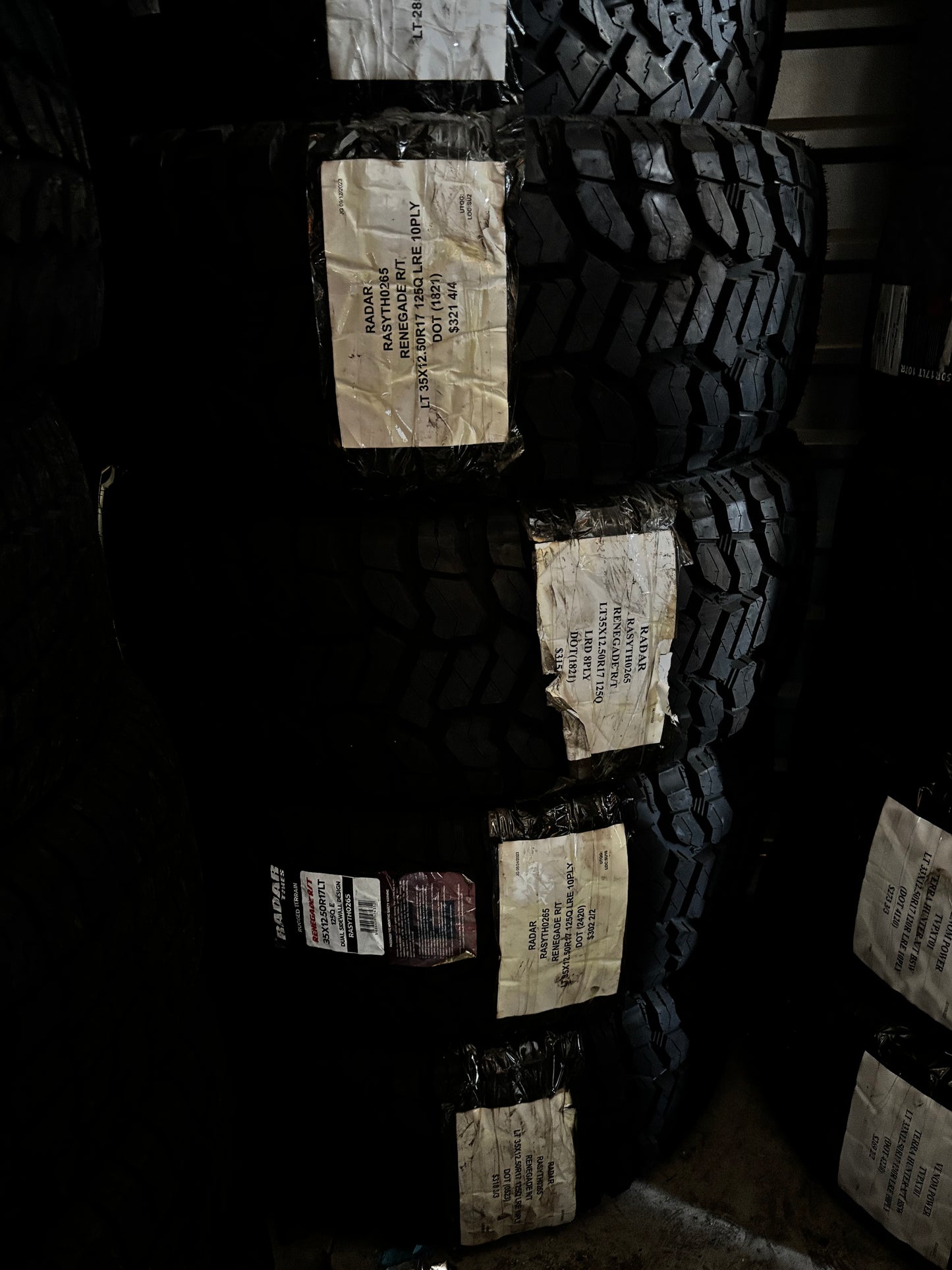 (TODO) 4 RADAR RENEGADE RT LT 35 12.50 17 125Q LRE 10 PLY RUGGED TERRAIN TIRES RASYTH0265
