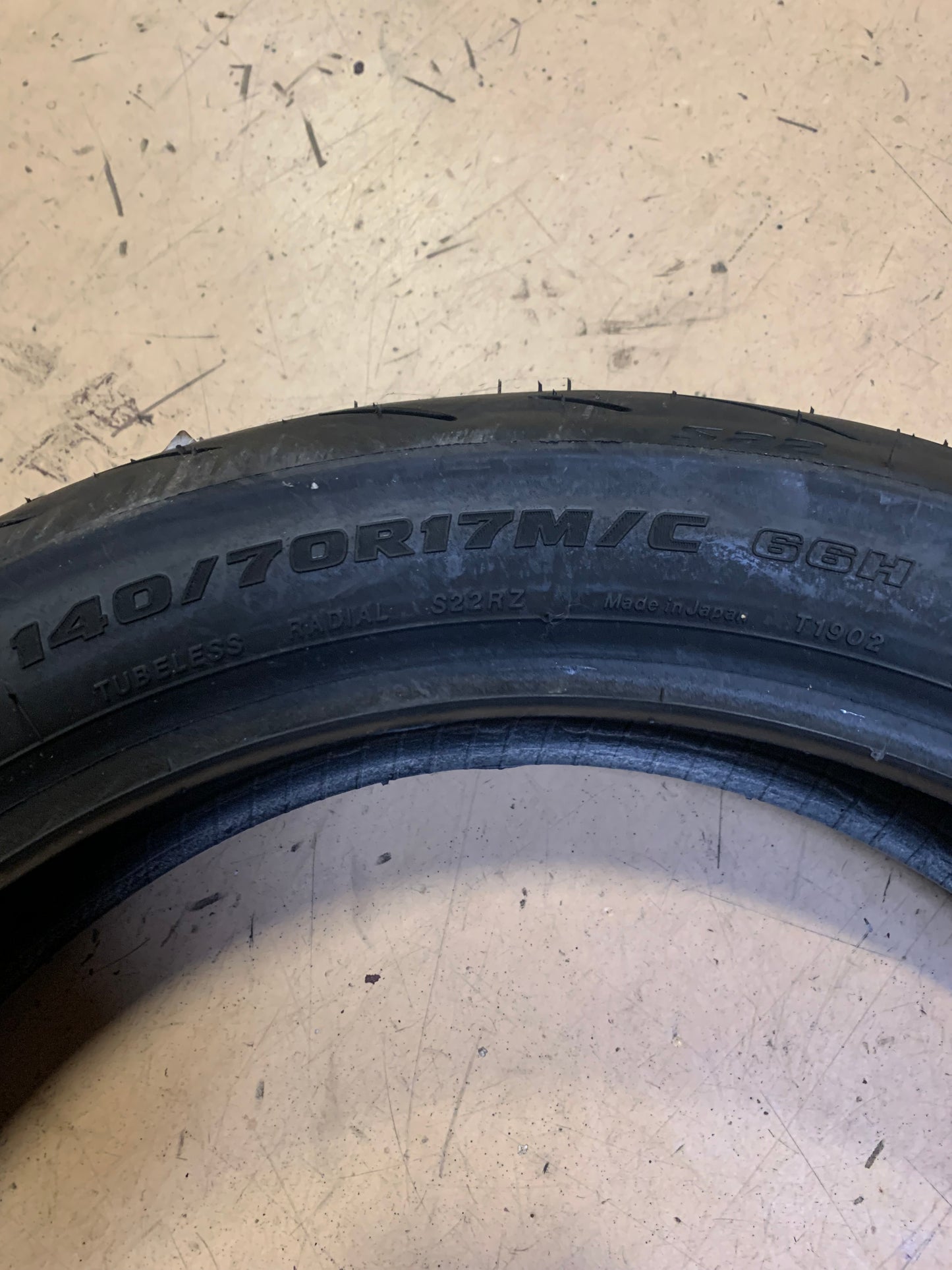 BRIDGESTONE BATTLAX HYPERSPORT S22 BSW 140 70 17 66H REAR MOTORCYCLE TIRE 11679