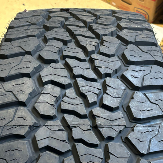 VENOM POWER SWAMPTHING A/T BSW LT 35 13.5 24 116Q LRF 12PLY TIRE TVPSWAT54