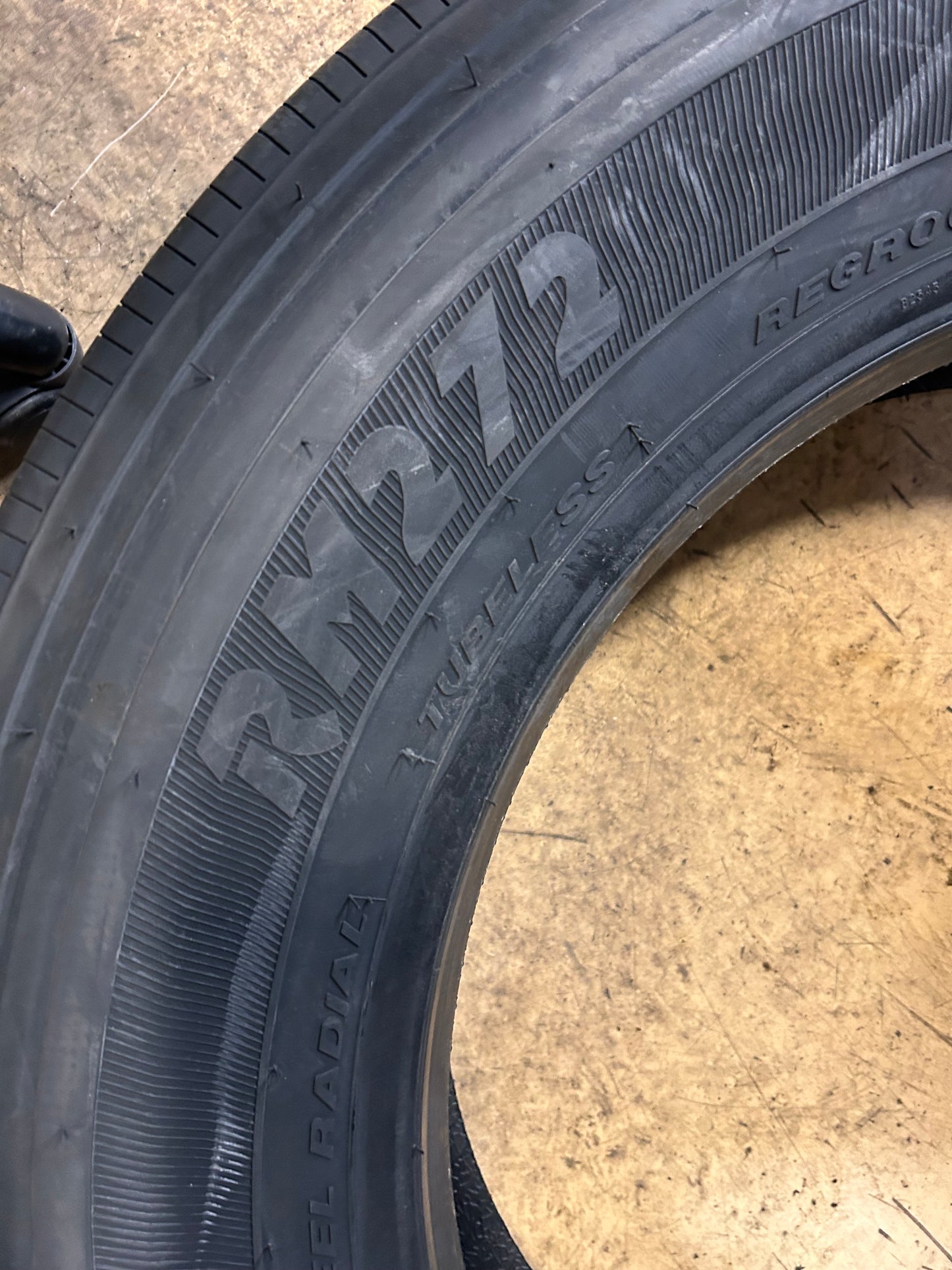 ROADMASTER RM272 BSW 255 70 22.5 140/137L 16PLY ALL POSITION TIRE 173017001