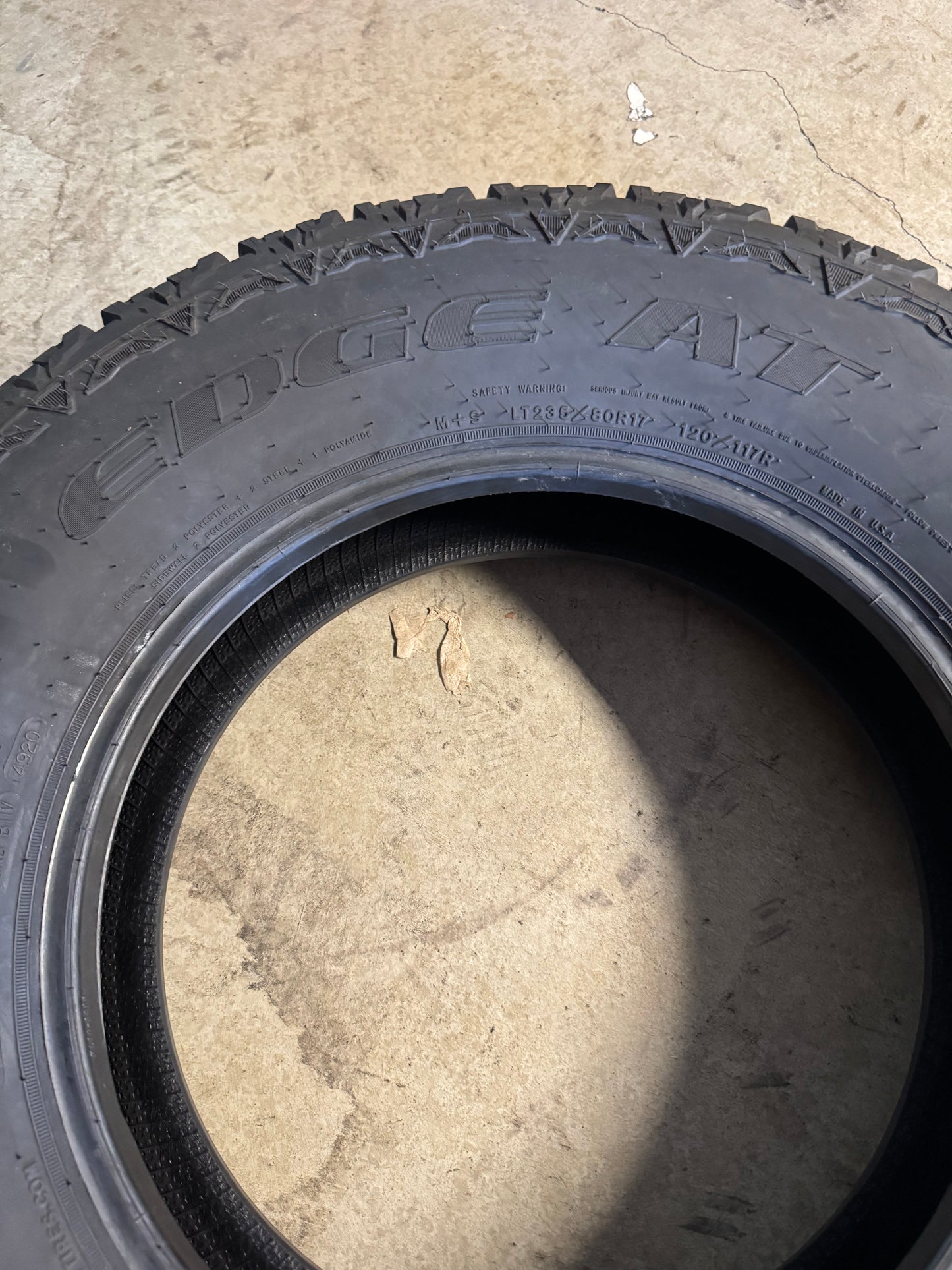 NOS KELLY EDGE AT BSW LT 235 80 17 120/117R 10PLY HIGHWAY TERRAIN TIRE 357730297