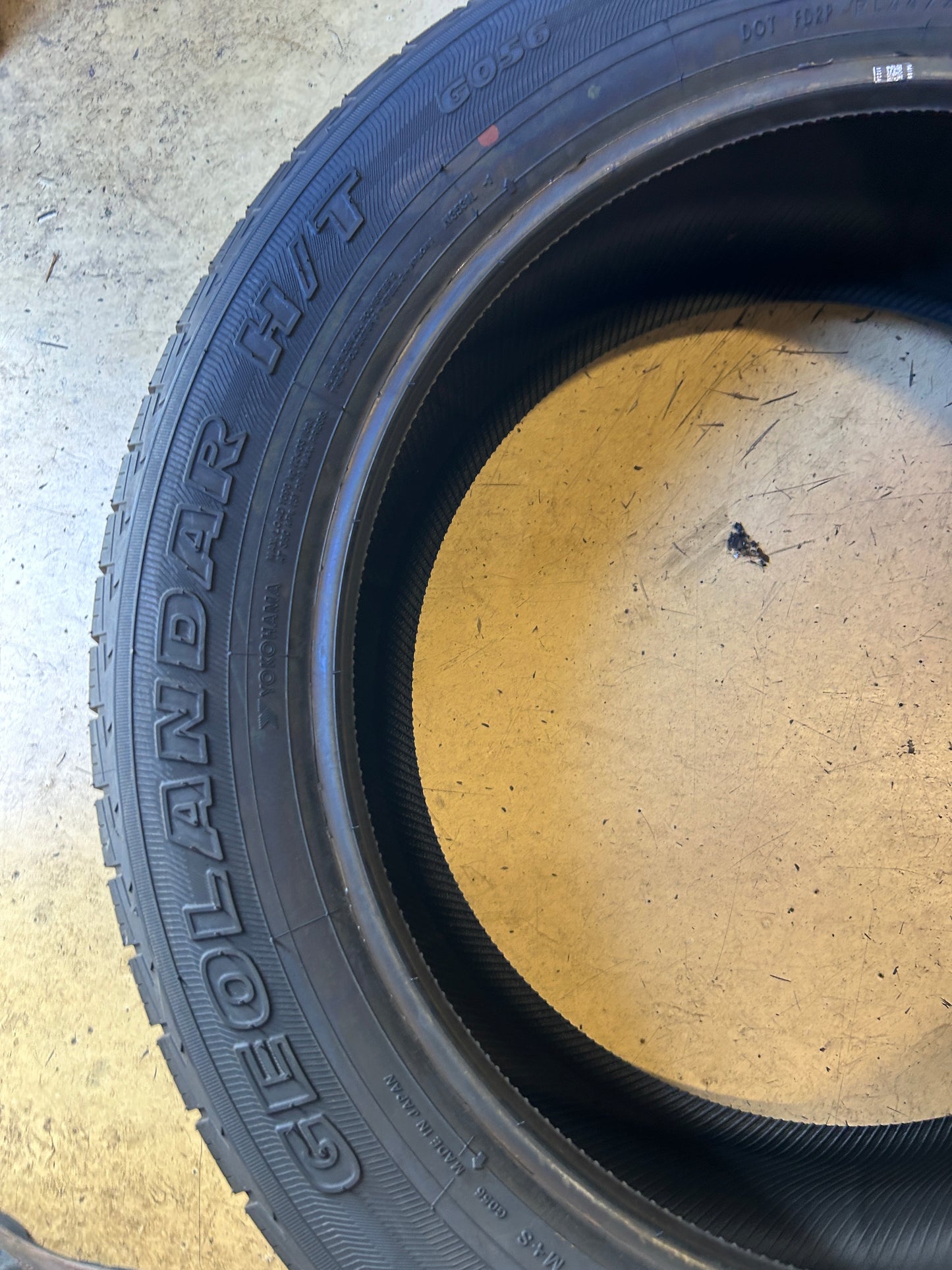 NOS YOKOHAMA GEOLANDAR H/T G056 BSW P 275 50 22 111H HIGHWAY TIRE 110105678