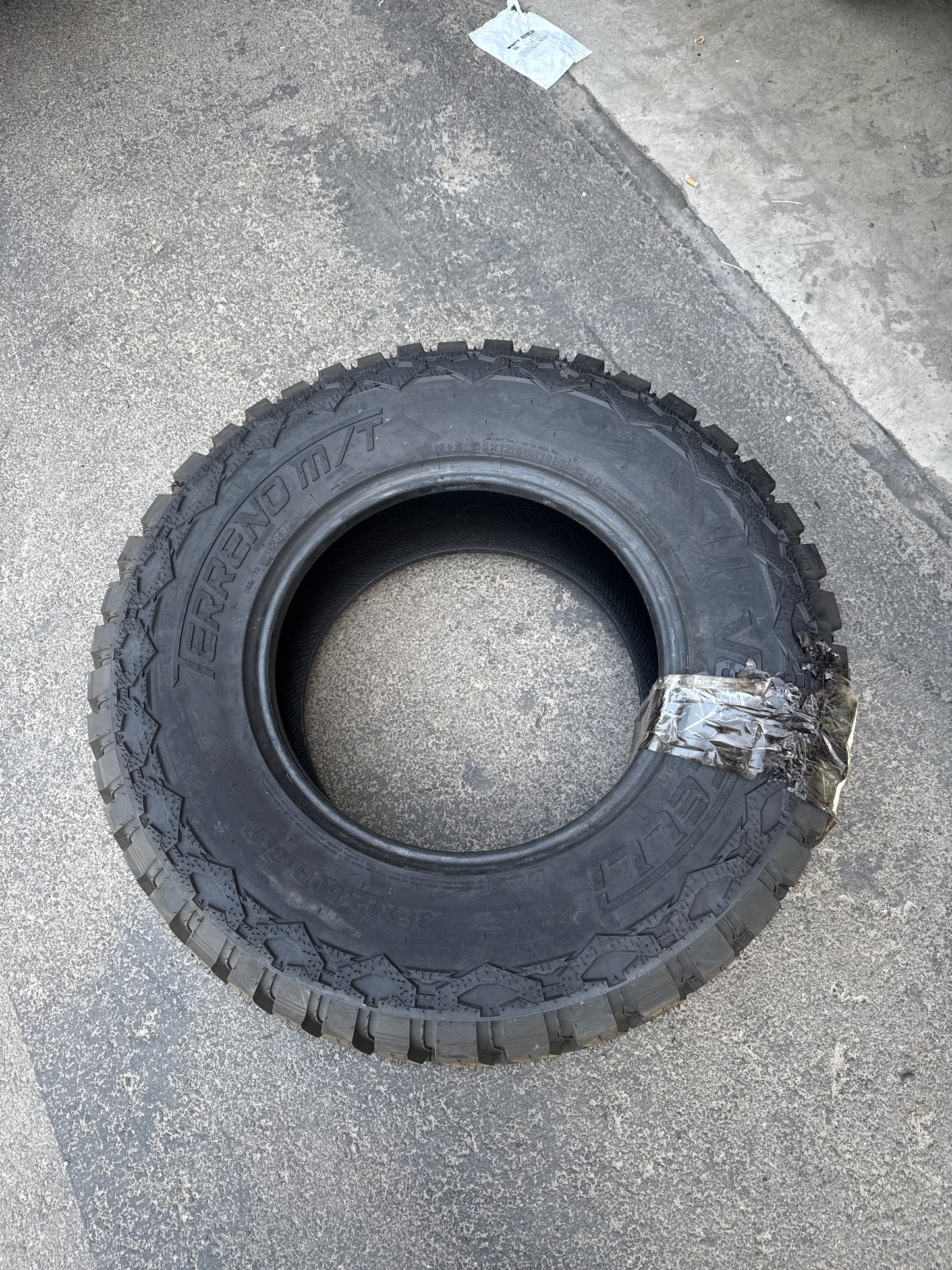 VERCELLI TERRENO M/T LT 35 12.5 18 128Q LRF 12 PLY MUD TERRAIN TIRE VC2478