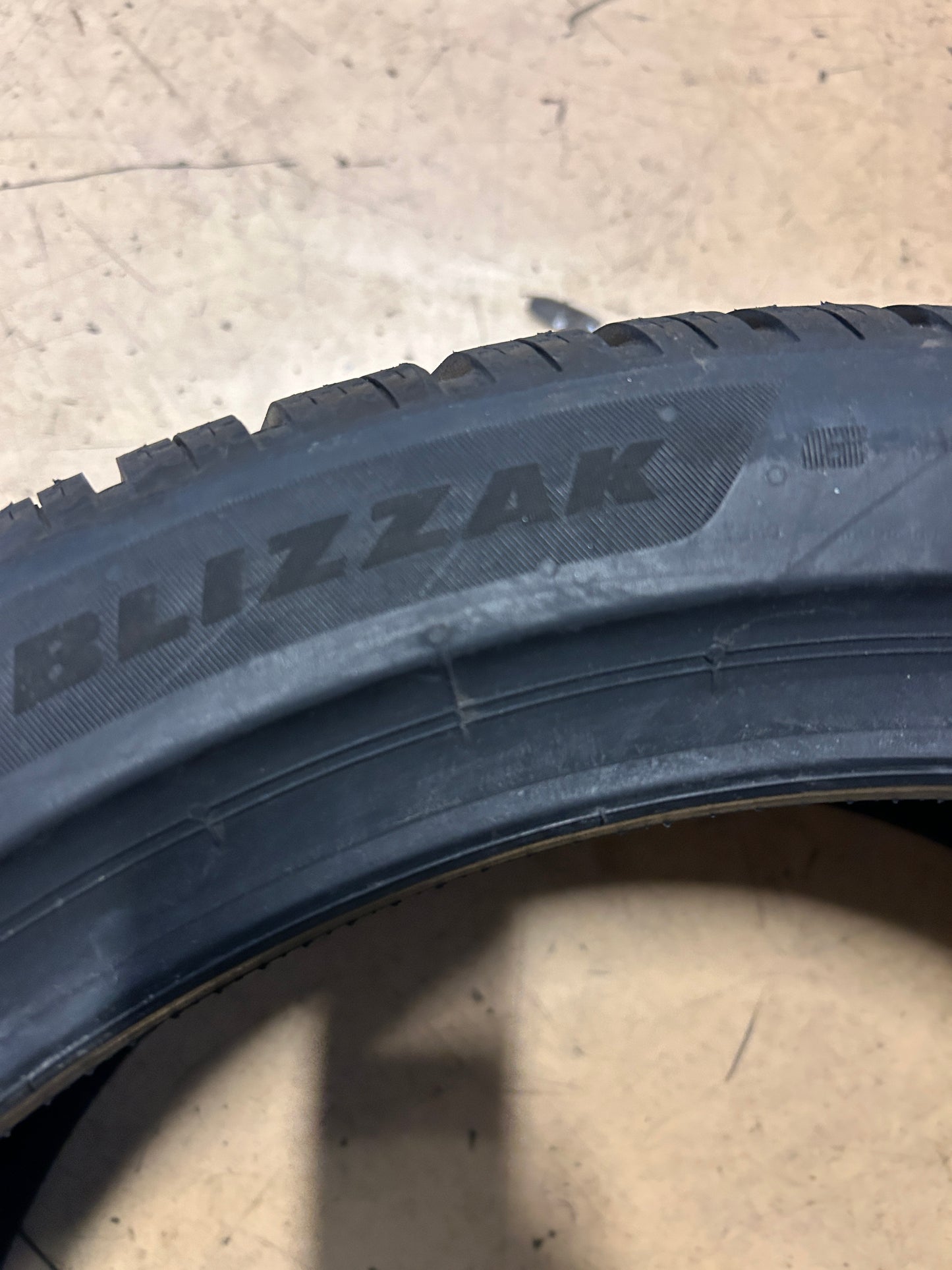 BRIDGESTONE BLIZZAK 6 BSW P 245 40 19 98W XL WINTER TIRE 014645