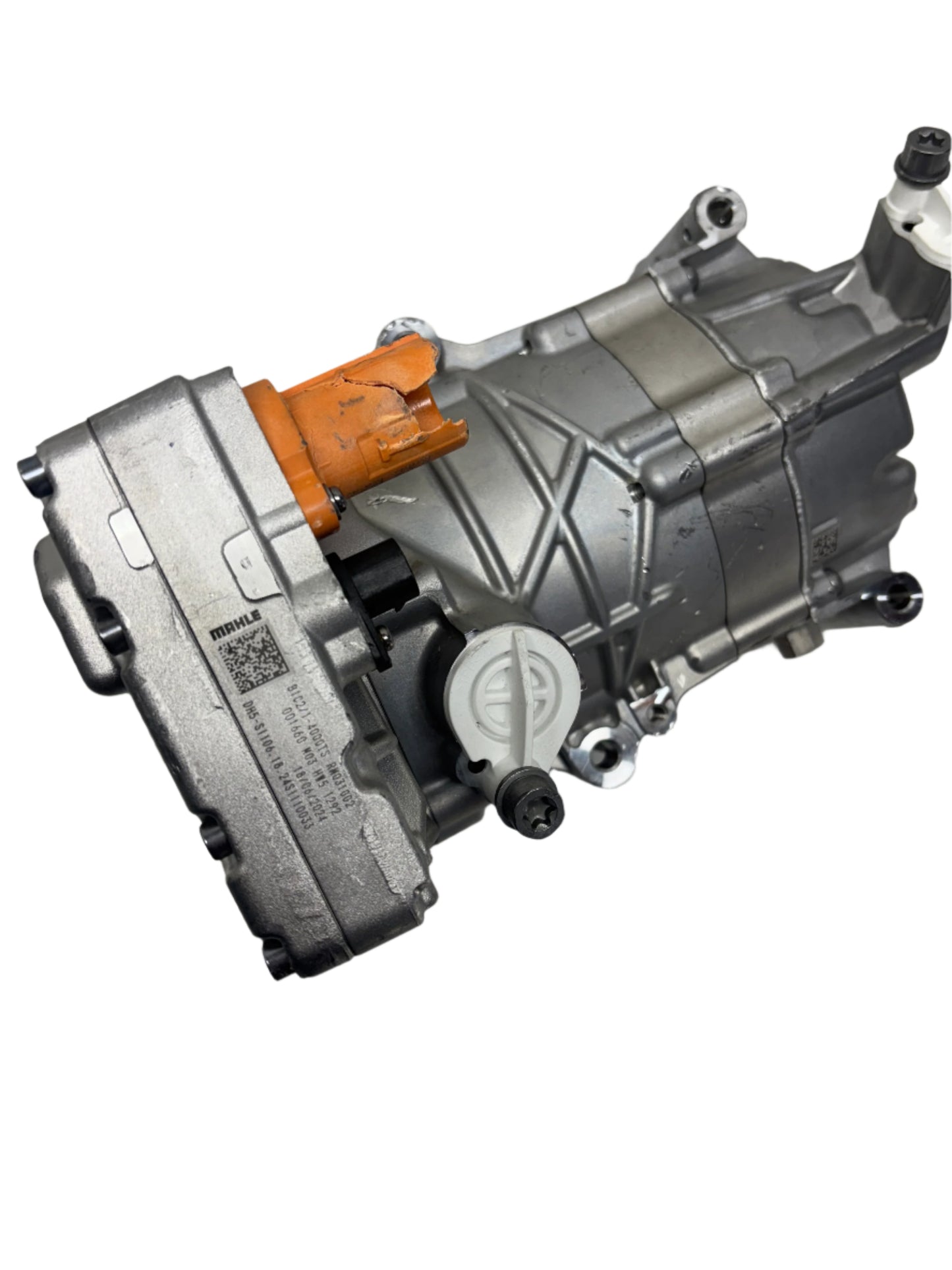 FREIGHTLINER AC COMPRESSOR 57CC 400V ERC MAHLE 22-79626-000 DAMAGED - 3
