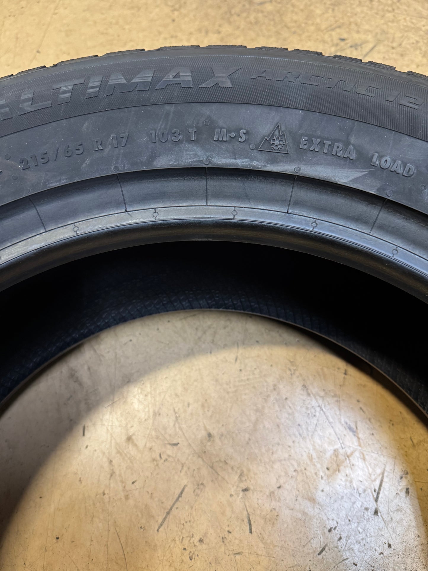 NOS GENERAL ALTIMAX ARTIC 12 BSW P 215 65 17 103T XL WINTER TIRE 15503090000