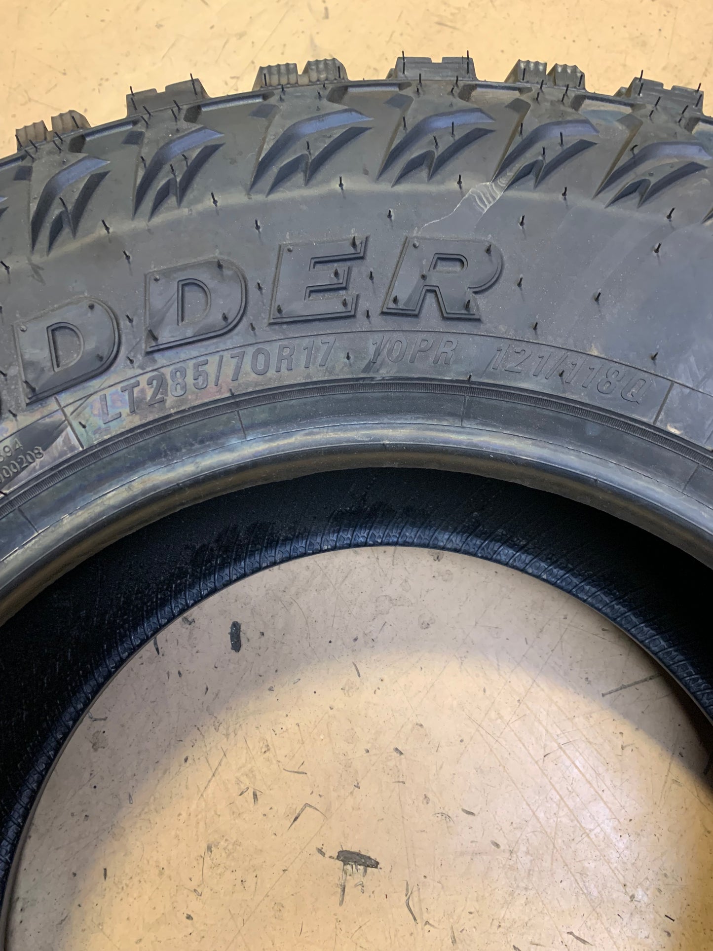 2 MAXXIS BUCKSHOT MUDDER II BSW LT 285 70 17 121/118Q ALL SEASON TIRE TL37314000