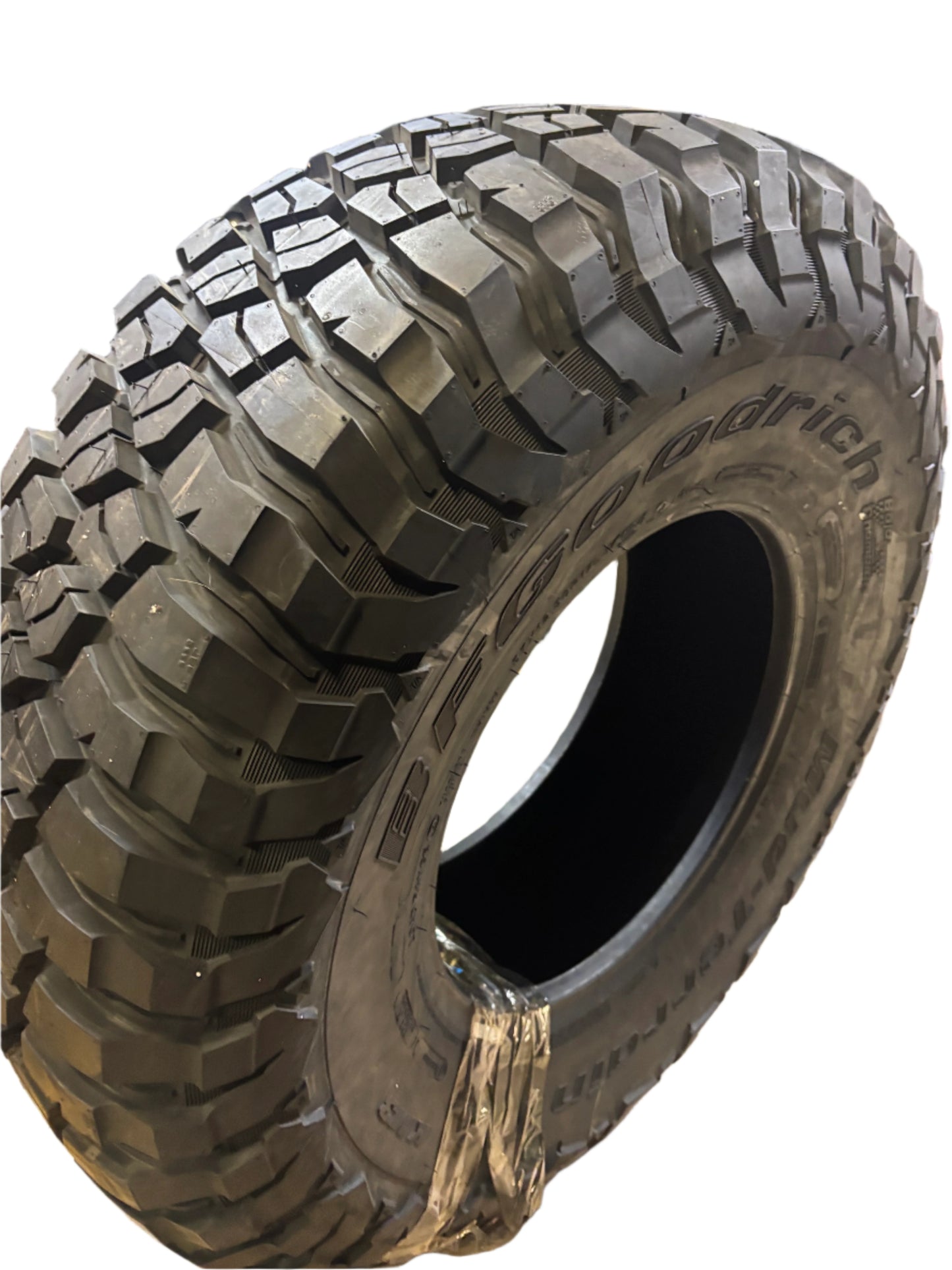 BFGOODRICH MUD TERRAIN T/A KM3 BSW LT 37 12.5 17 124Q LRD 8PLY MUD TERRAIN TIRE 39458