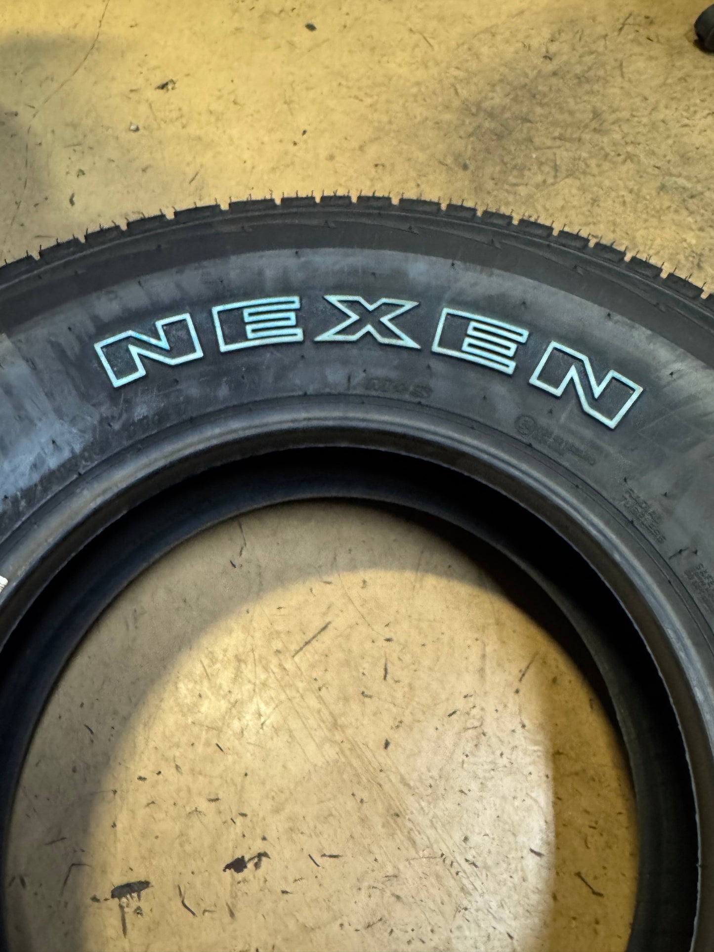 NOS NEXEN ROADIAN HTX RH5 OWL P 265 75 16 116T HIGHWAY TERRAIN TIRE 13127NXK