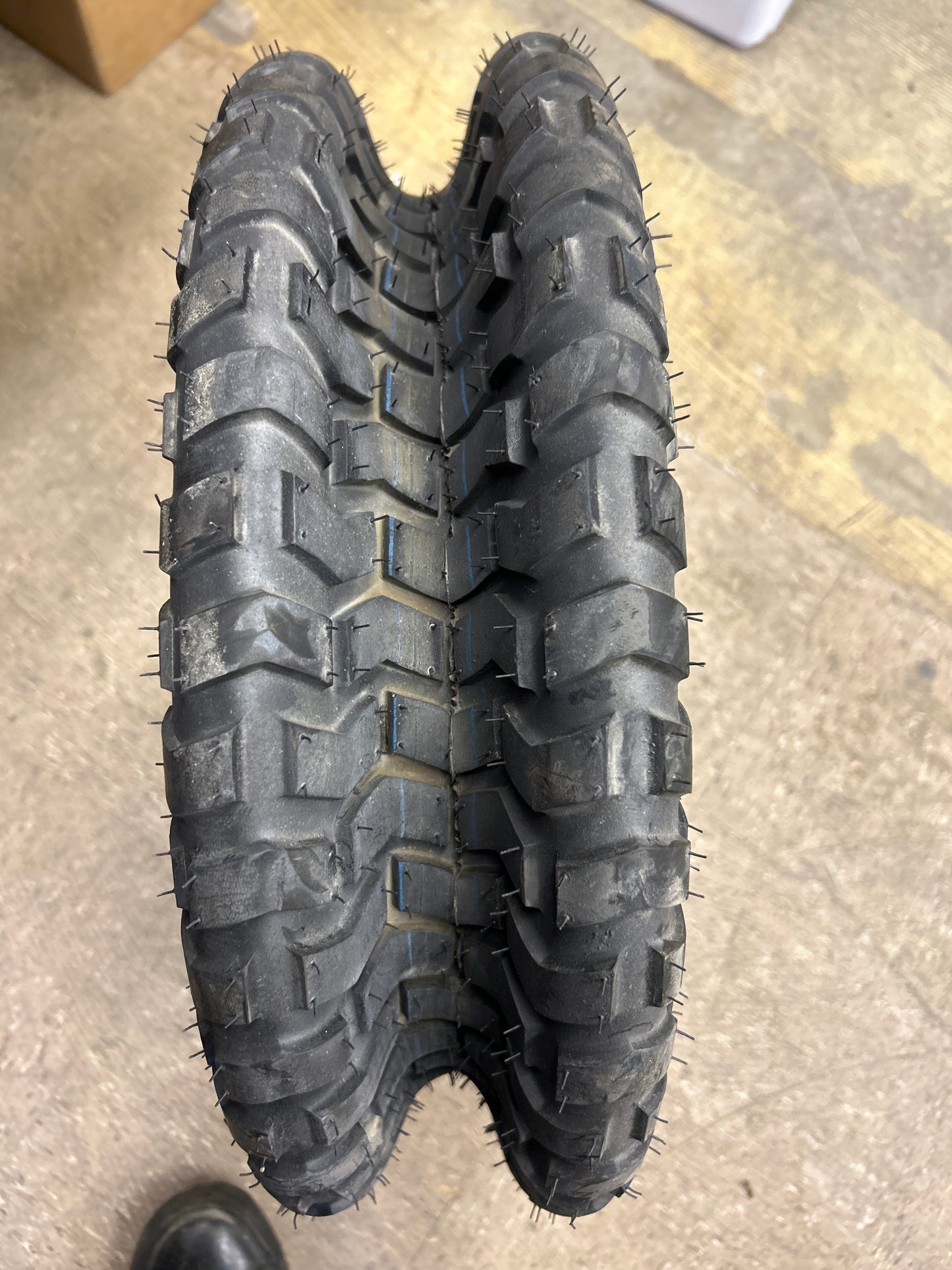 MASSFX K358 BSW 18 9.5 8 4PLY LAWN TIRE MO18958