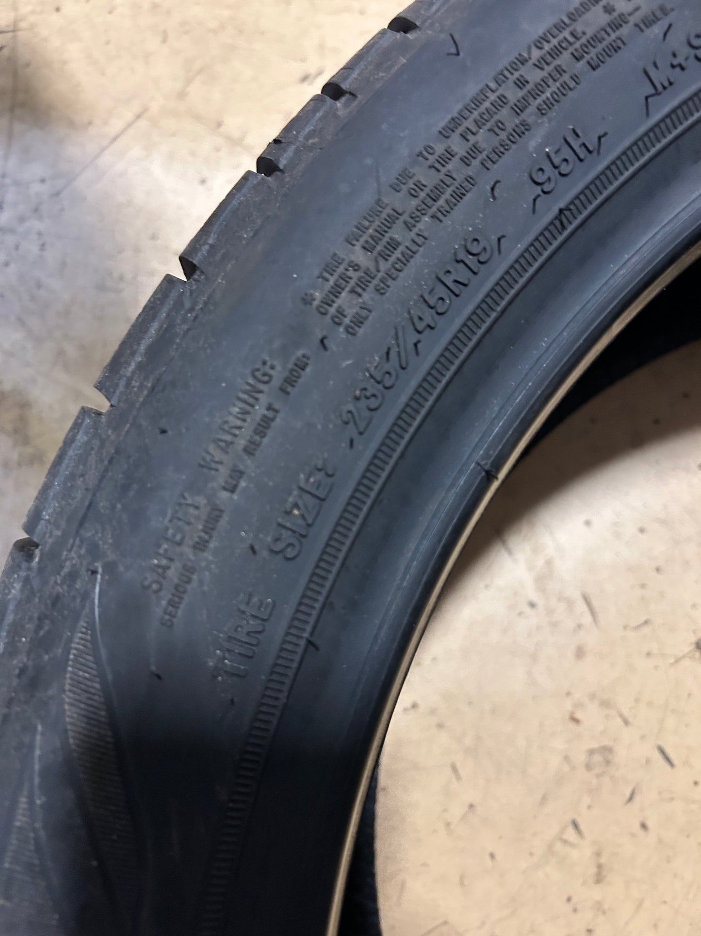 GOODYEAR ASSURANCE MAXLIFE BSW P 235 45 19 95H ALL SEASON TIRE 110931545