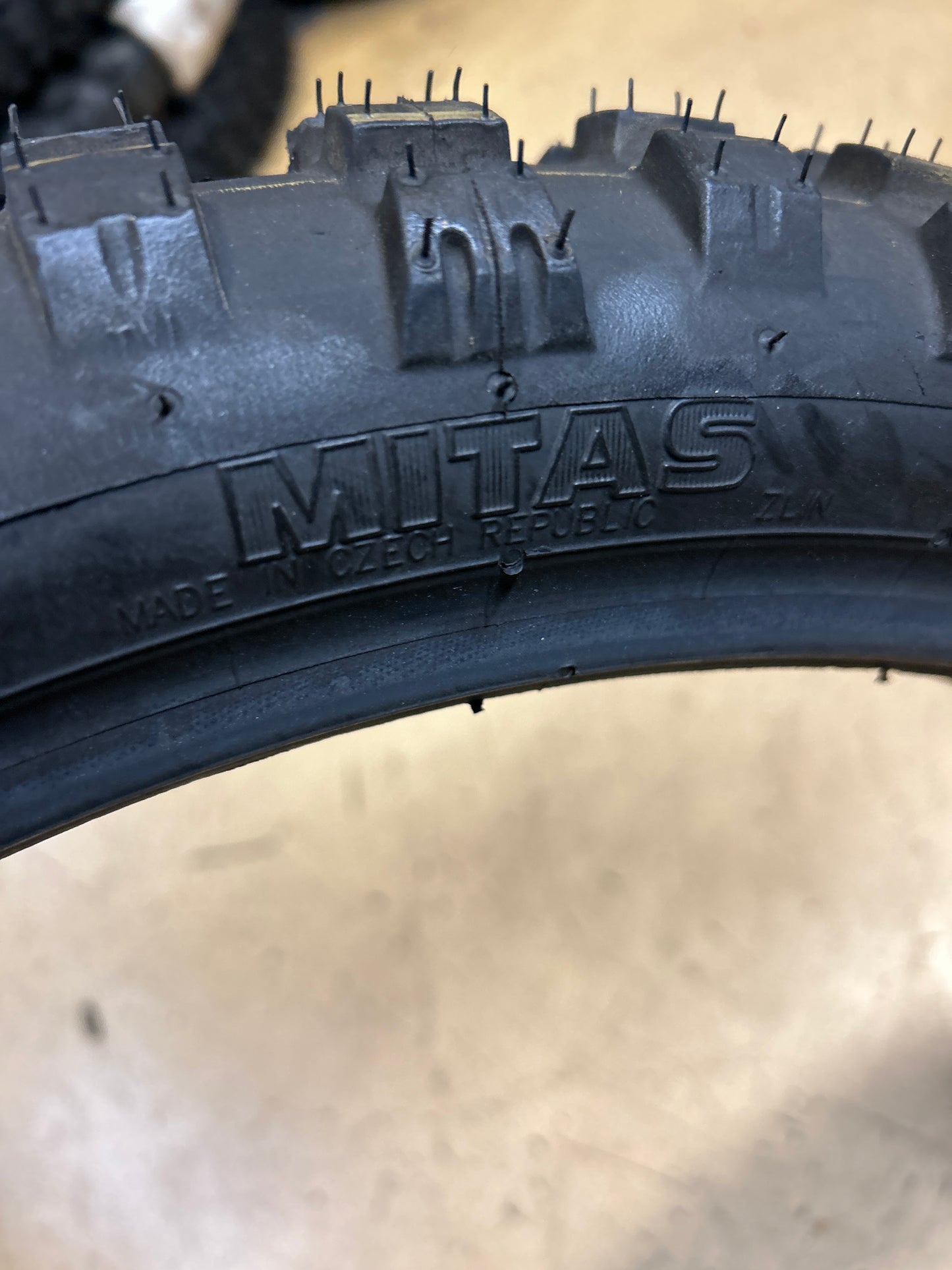 NOS MITAS ENDURO TRAIL E-09 BSW 90 90 21 54R FRONT TIRE 417395