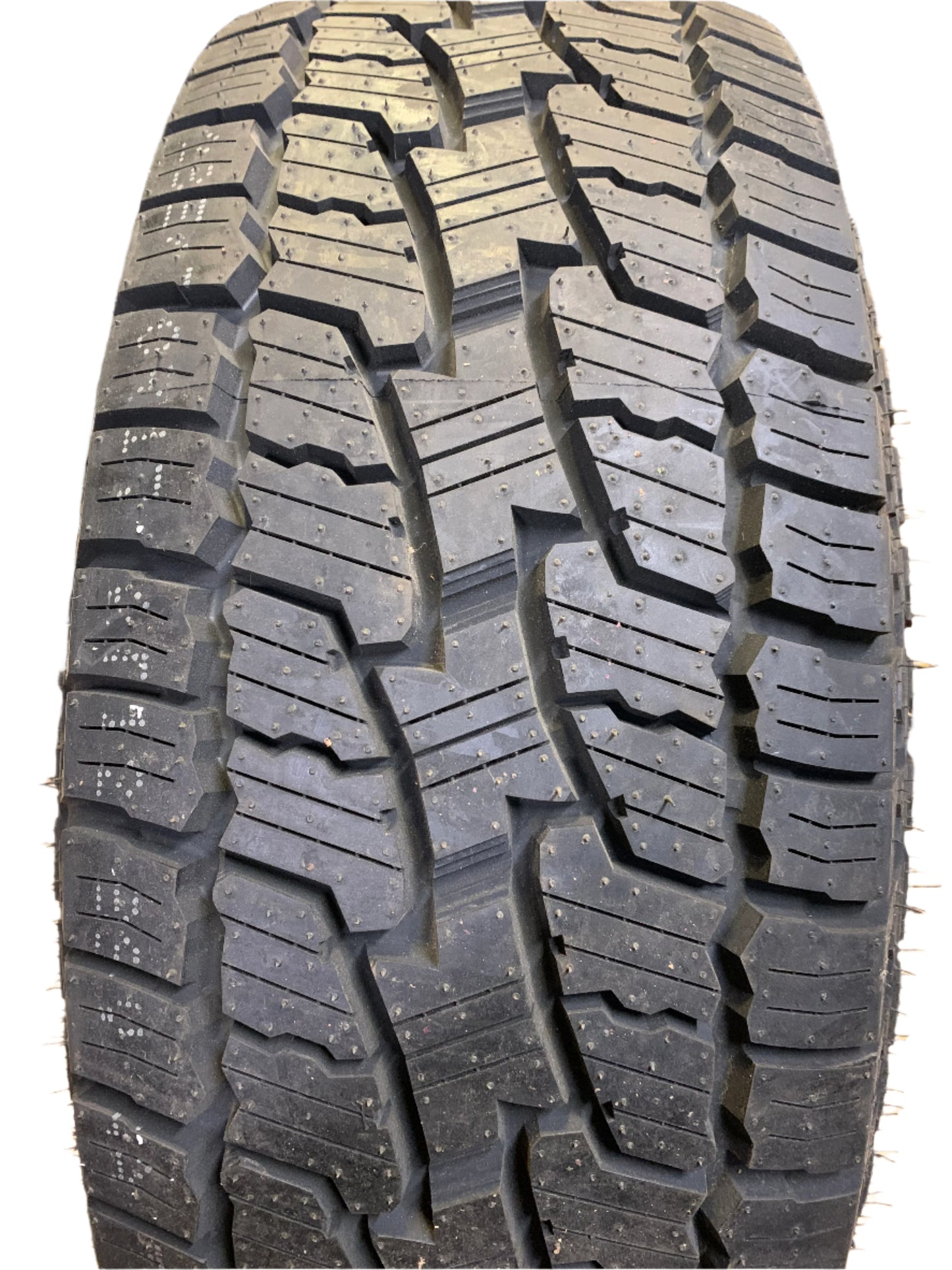 MULTI-MILE WILD COUNTRY  XTX AT4S BSW P 285 70 17 117T ALL TERRAIN TIRE MMXTA82