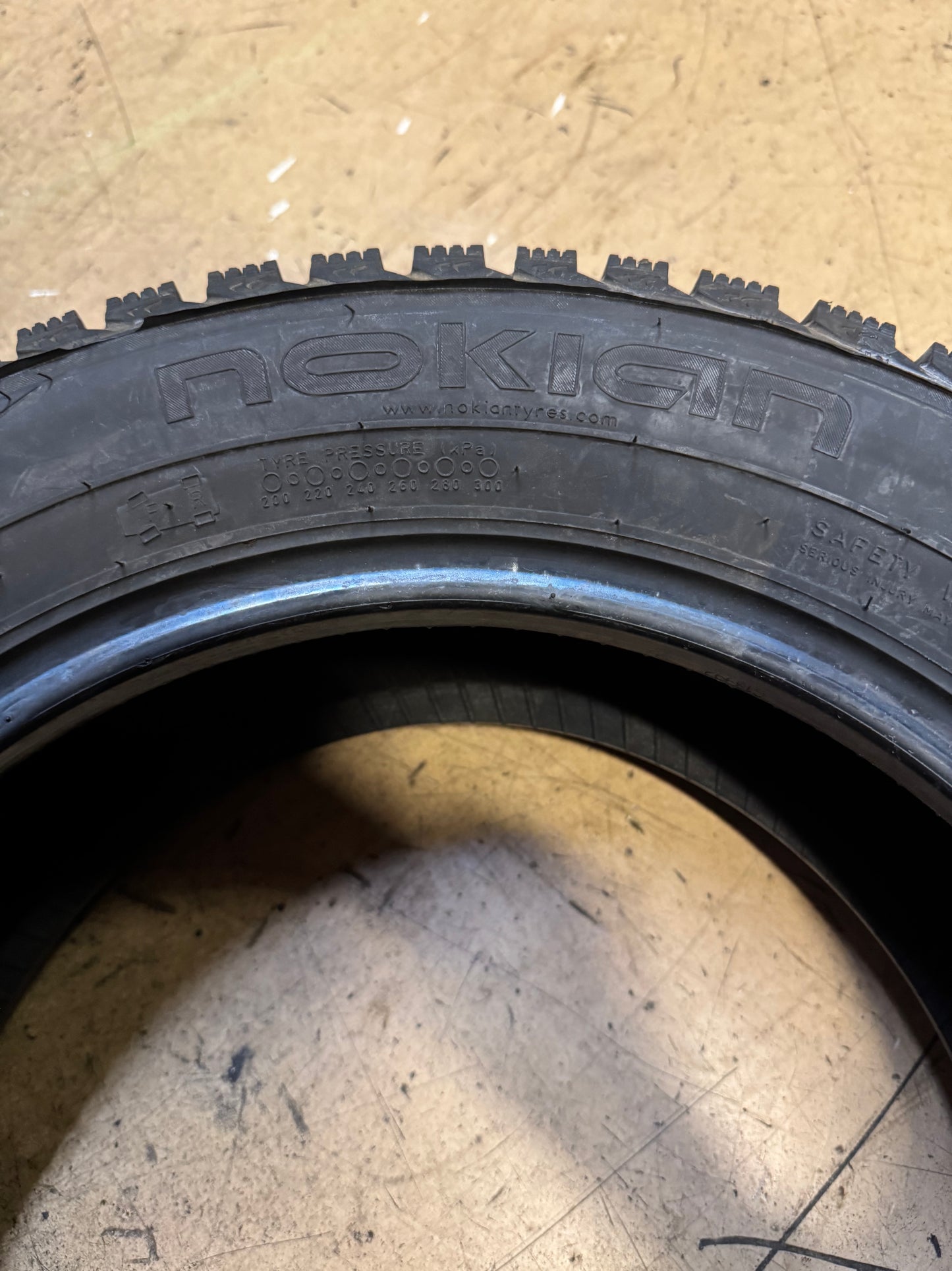 2 NOS NOKIAN NORDMAN 5 STUDDABLE BSW P 175 65 14 86T XL WINTER TIRE T428788