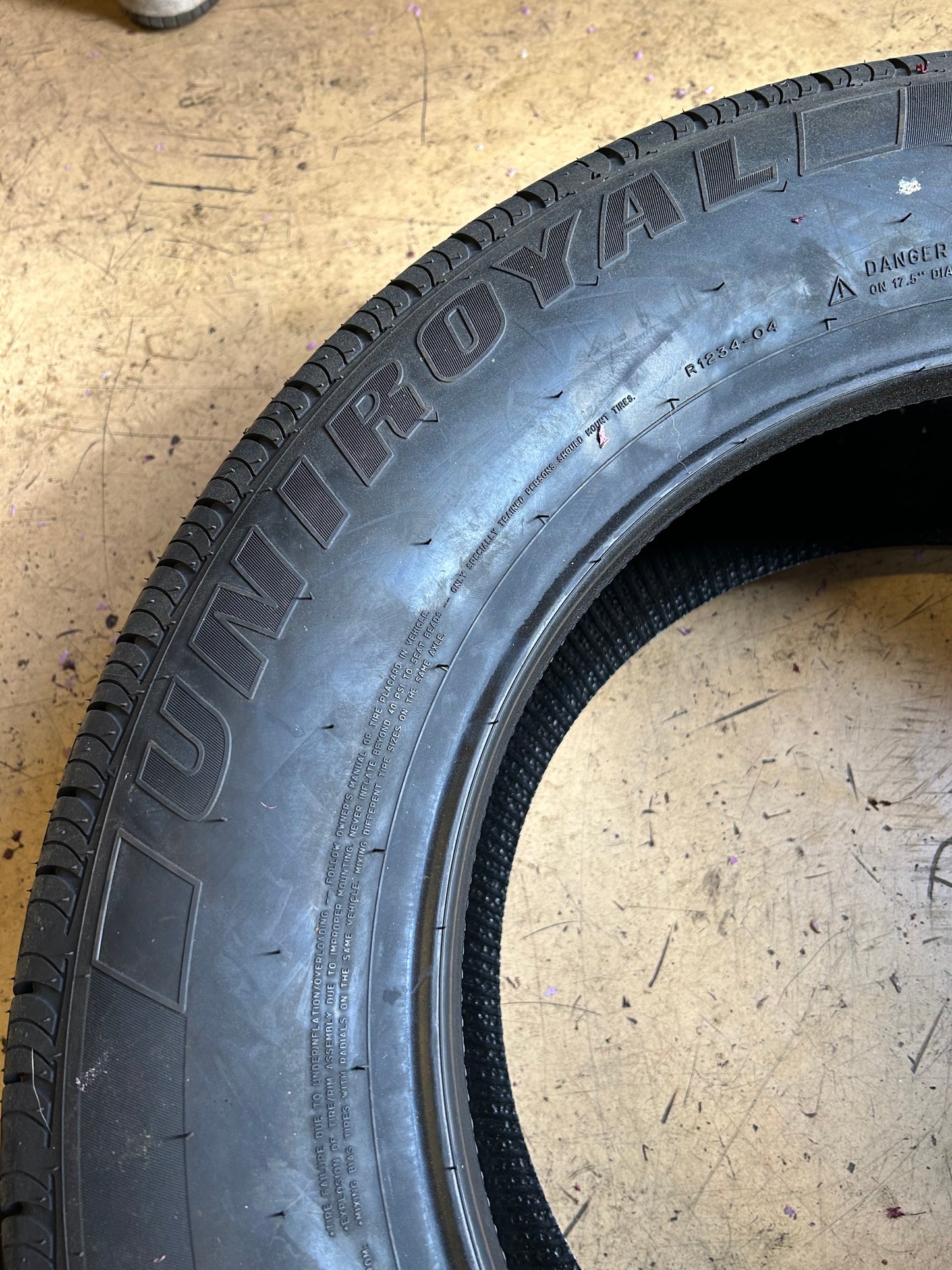 UNIROYAL TIGER PAW TOURING A/S BSW P 245 65 17 107H ALL SEASON TIRE 63165