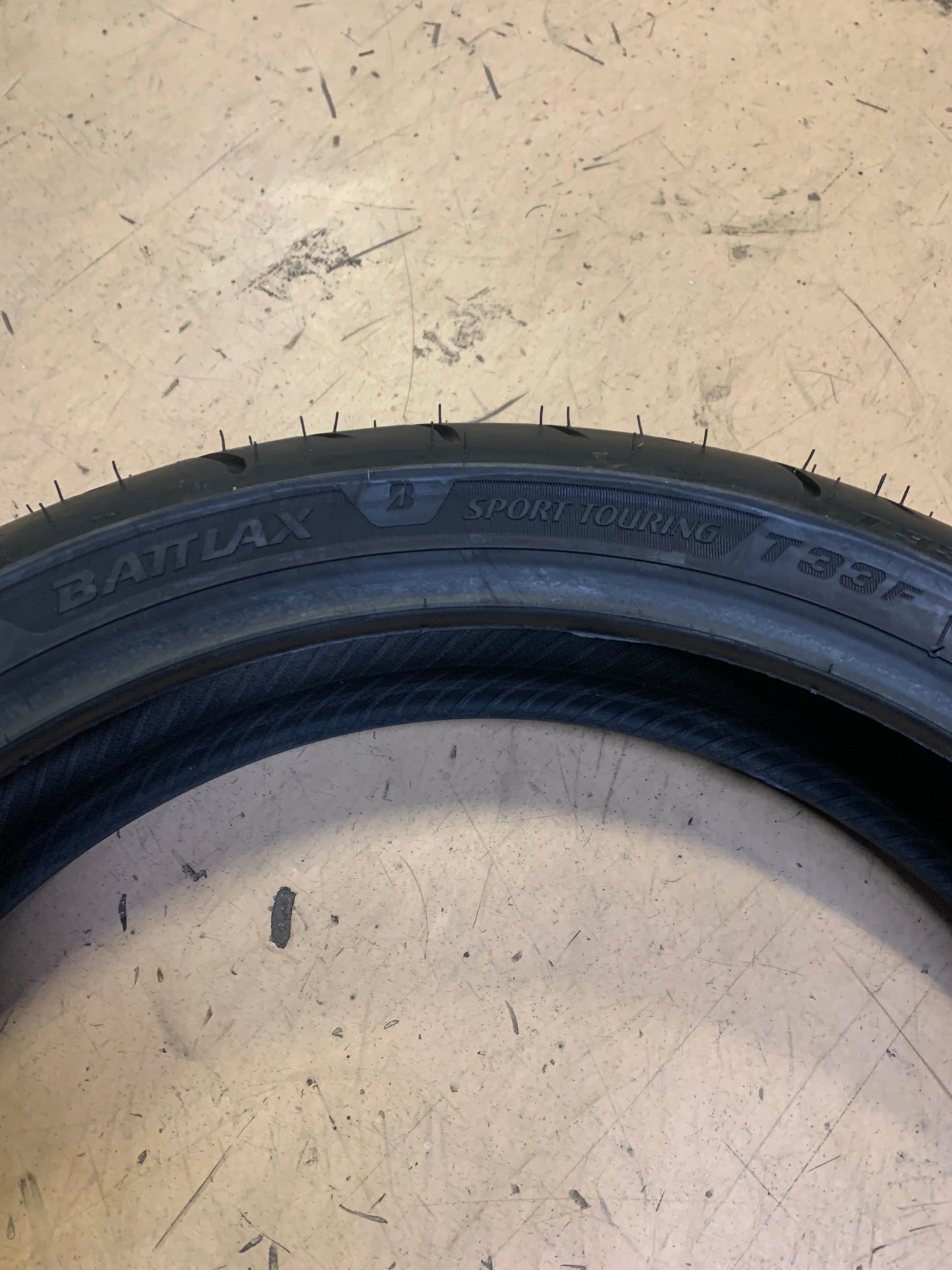 BRIDGESTONE BATTLAX SPORT TOURING T33 BSW 120 70 17 58W FRONT MOTORCYCLE TIRE 20068