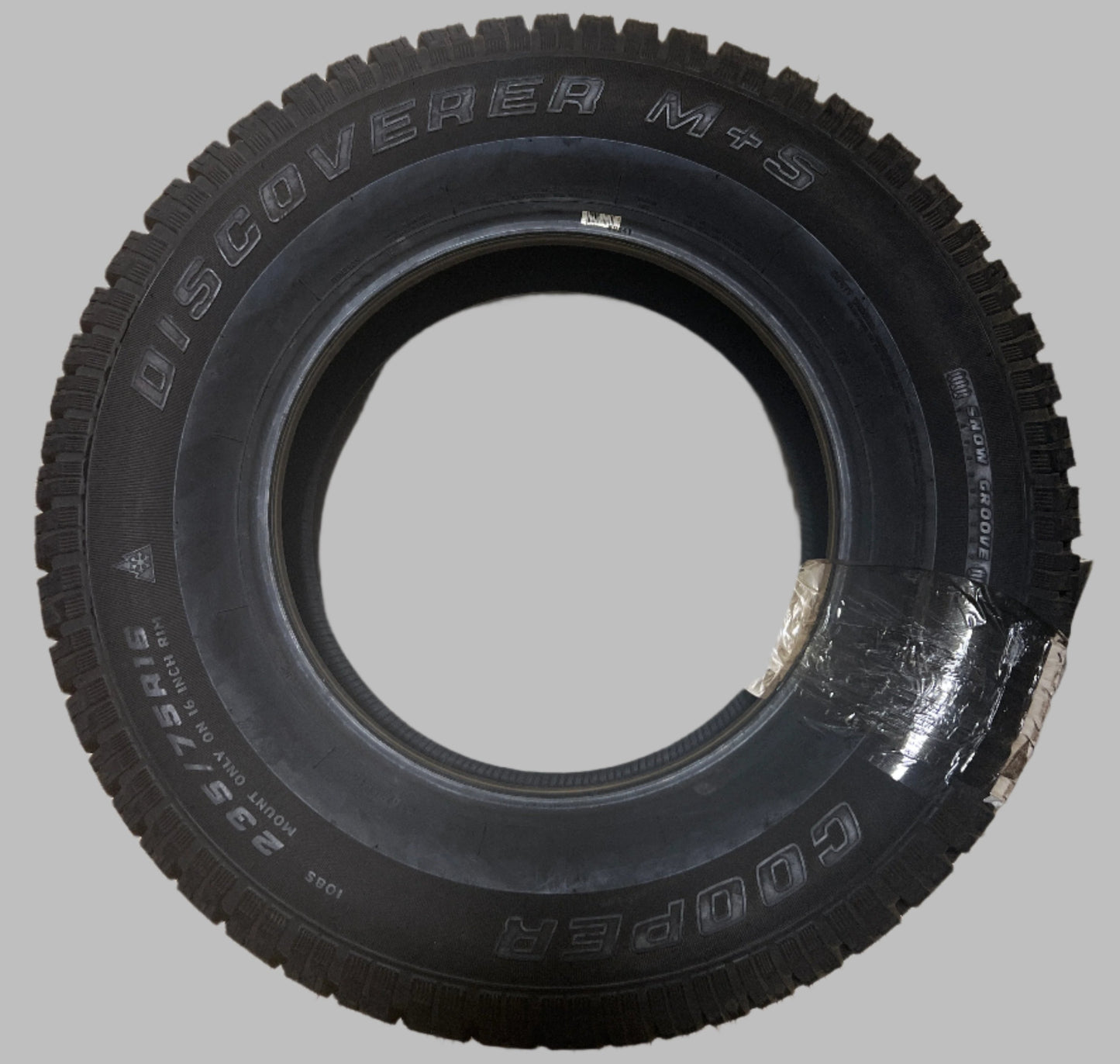NOS COOPER DISCOVERER M+S P 235 75 16 108S SL WINTER TIRE 90000002986