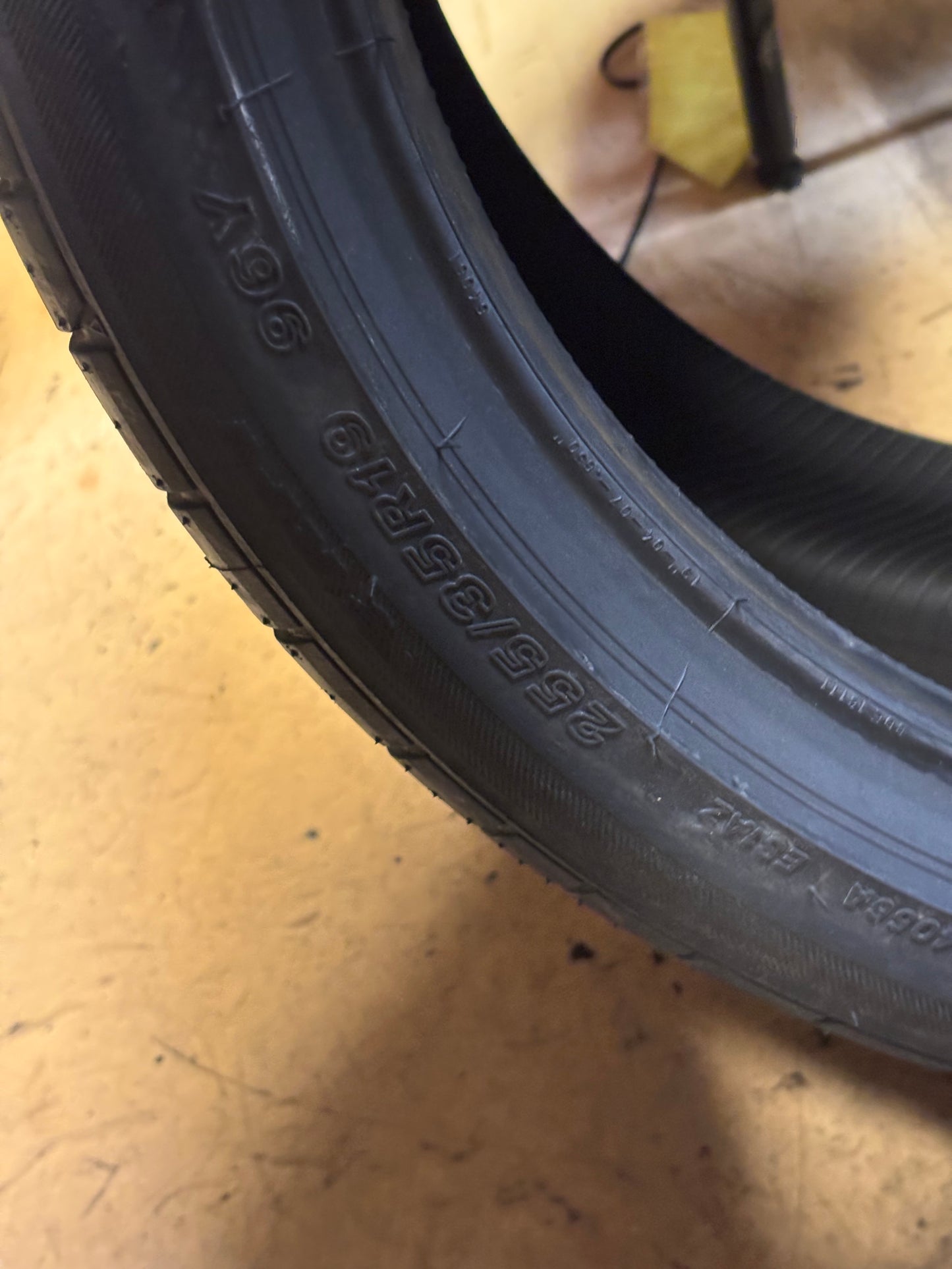 BRIDGESTON POTENZA S001 RFT BMW P 255 35 19 96Y SL ALL SEASON TIRE 004848