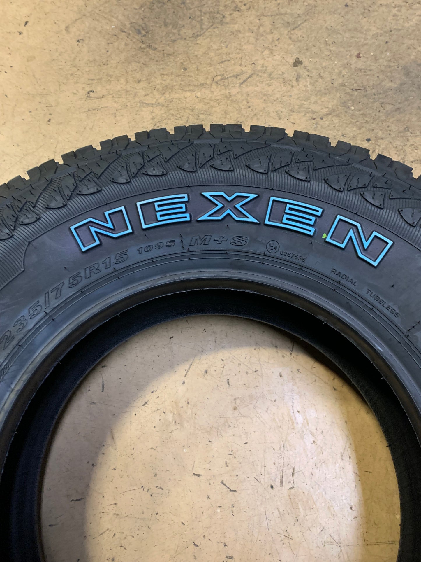 NEXEN ROADIAN AT PRO RA8 OWL P 235 75 15 109S XL ALL TERRAIN TIRE 14392NXK
