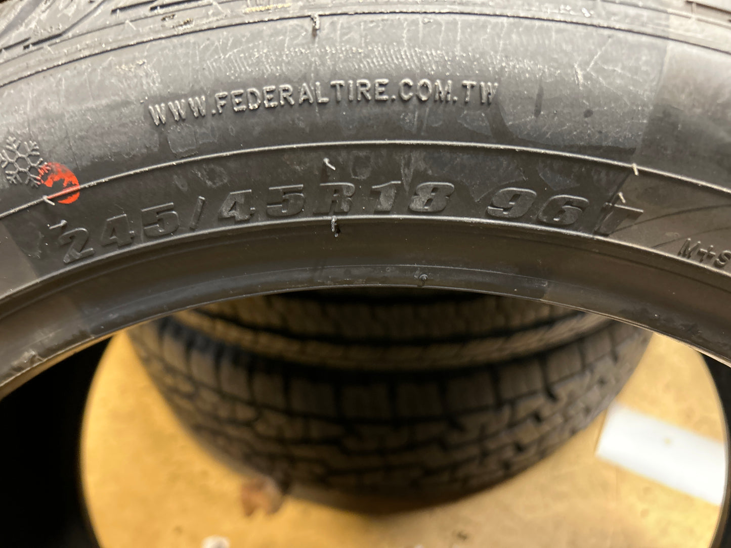 NOS 2 FEDERAL HIMALAYA WS2 BSW P 245 45 18 96T WINTER TIRE 87DK8A