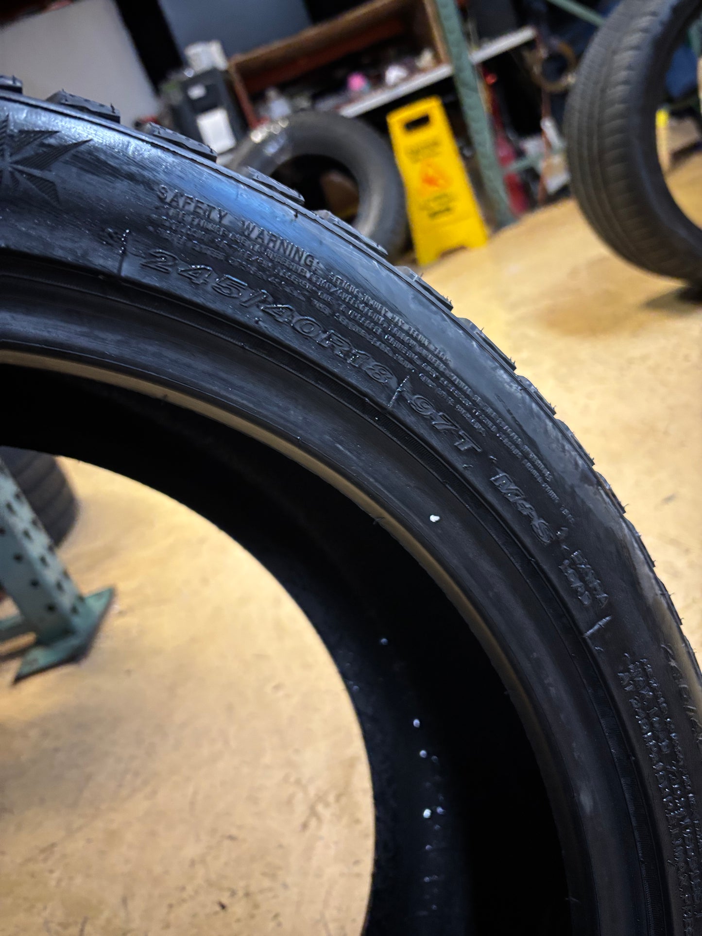 2 NEXEN WINGUARD WINSPIKE 3 P 245 40 18 97T XL SNOW WINTER TIRE 18416NXK