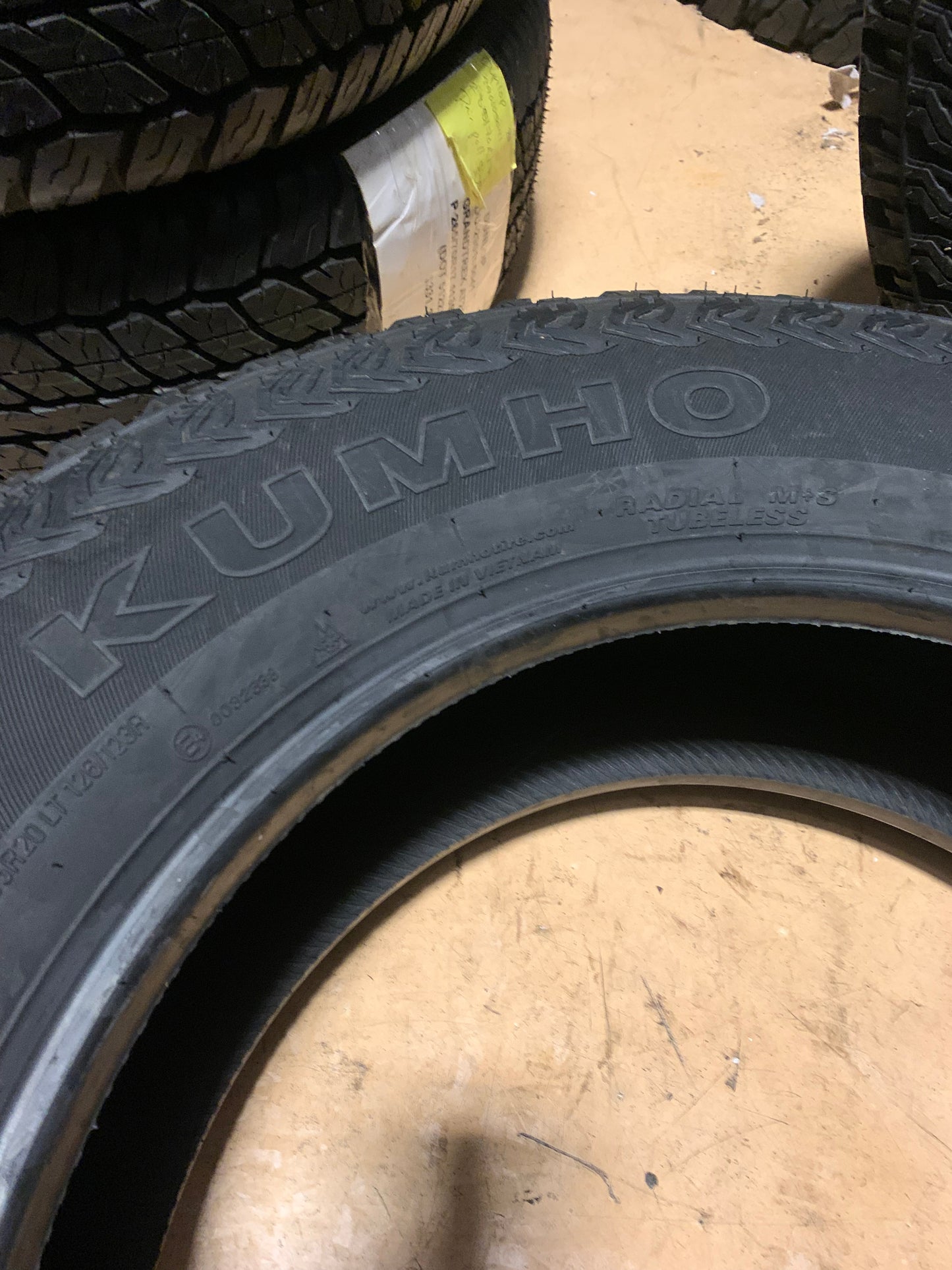 2 KUMHO ROAD VENTURE AT51 LT 275 65 20 126/123R LRE 10PLY ALL TERRAIN TIRES 2177783