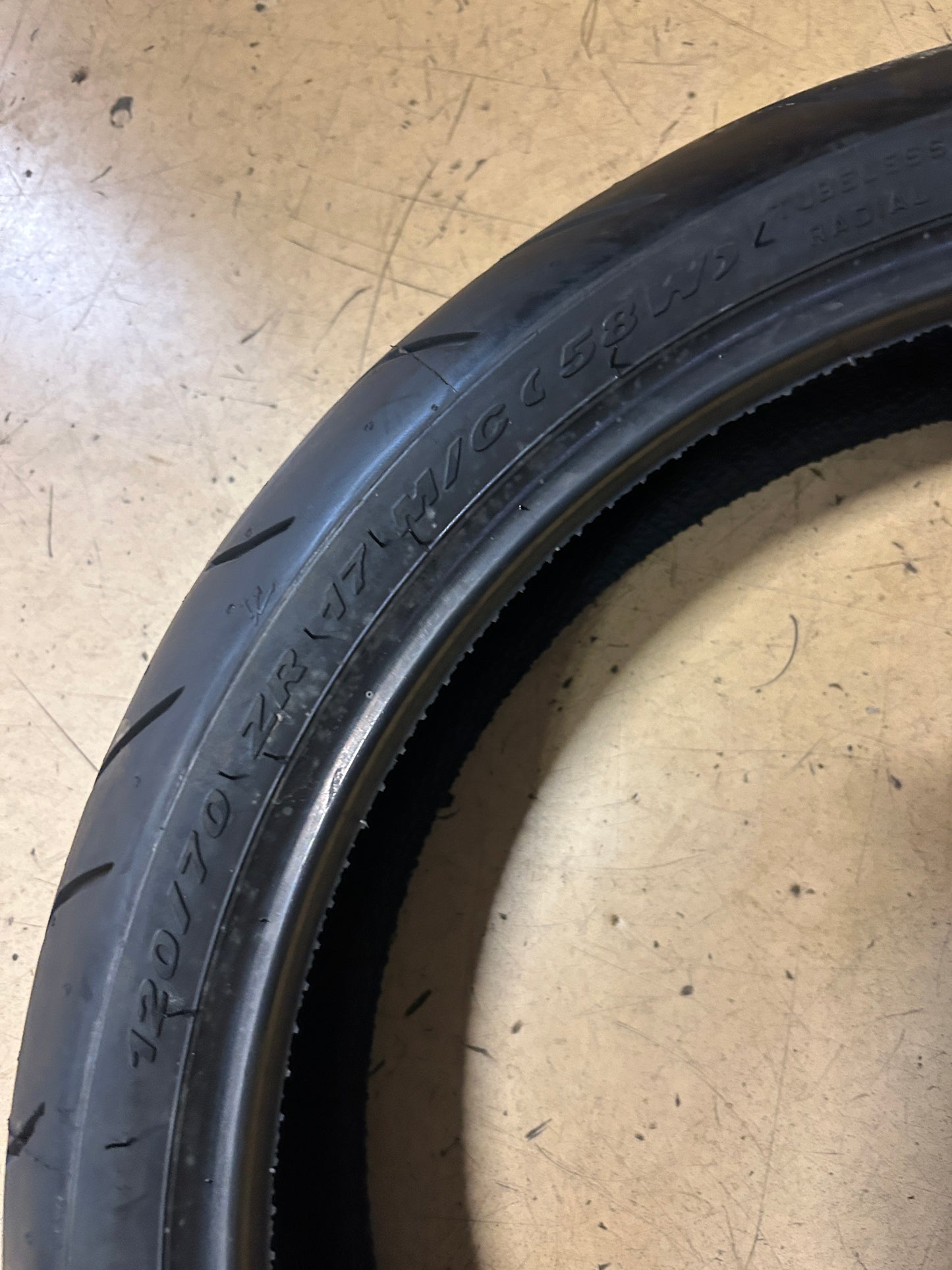 NOS PIRELLI DIABLO ROSSO CORSA II BSW 120 70 17 58H FRONT MOTORCYCLE TIRE 2906900