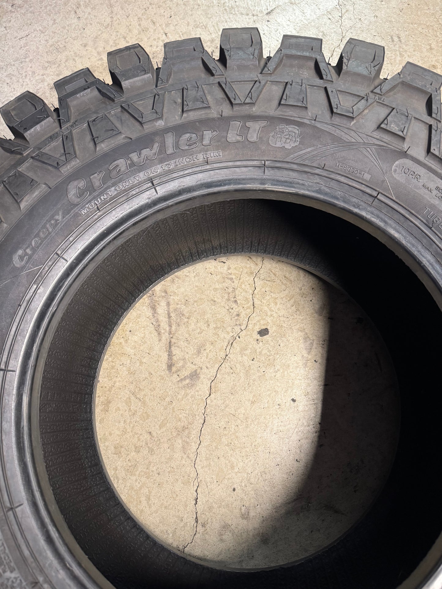NOS MAXXIS CREEPY CRAWLER LT M8090 BSW LT 35 12.5 17 121L 10PLY MUD TERRAIN TIRE TL30007100