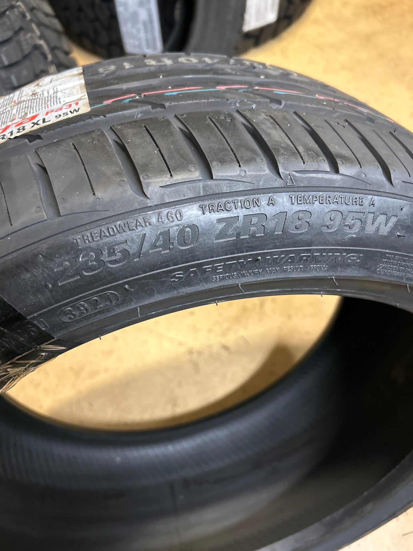 NOS 2 KUMHO ECSTA PS31 BSW P 235 40 18 95W XL FRONT UHP TIRE 2253673