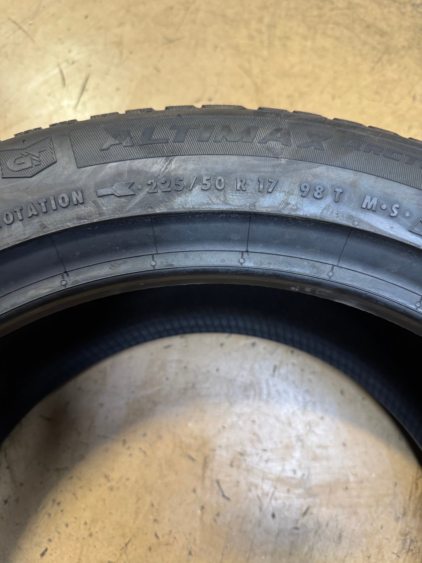 NOS GENERAL ALTIMAX ARTIC 12 BSW P 225/50R17 98T XL WINTER TIRE 1550310000