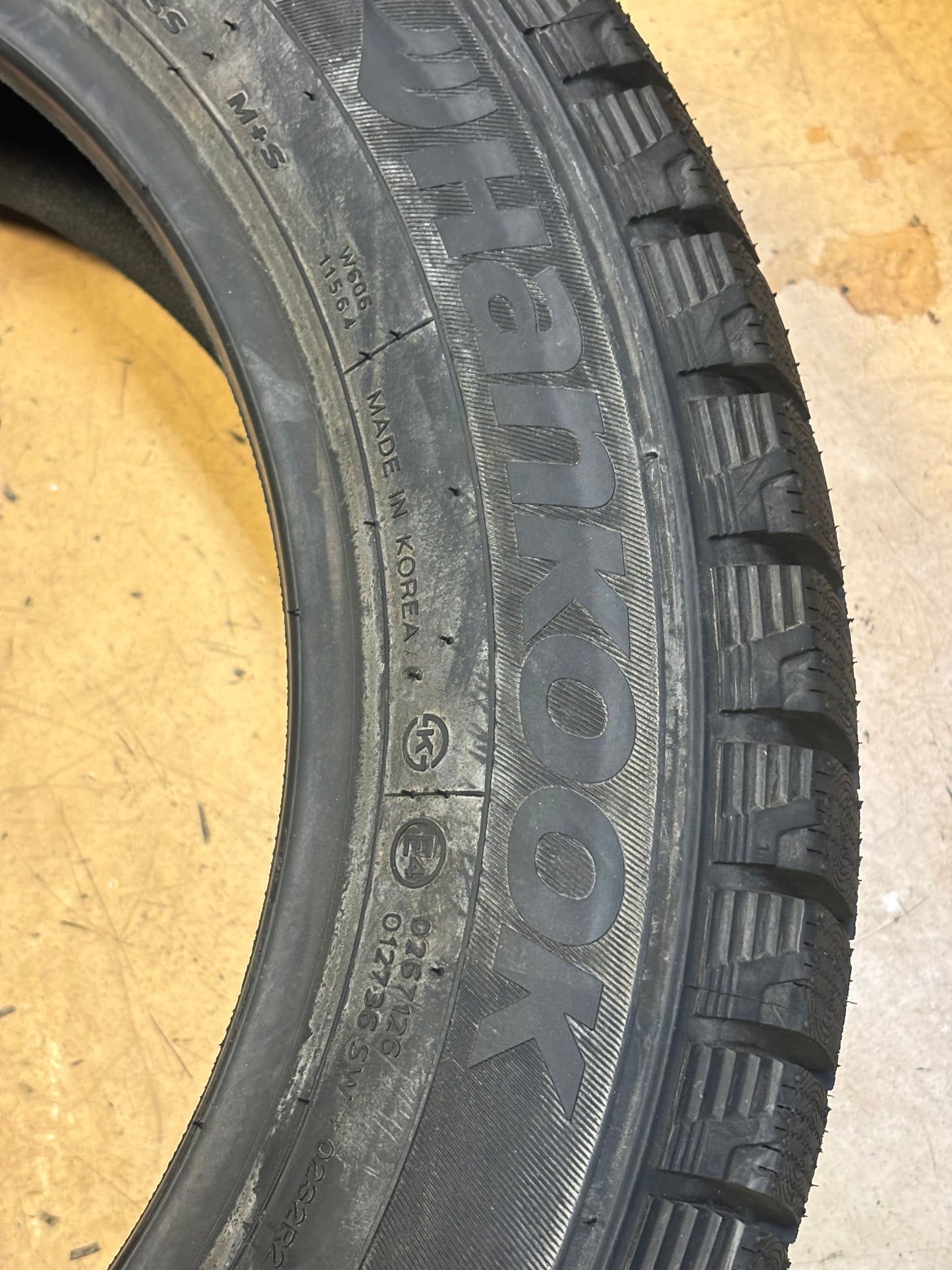 NEW OLD STOCK HANKOOK WINTER ICEPT IZ W606 P 175 65 15 84T SL SNOW WINTER TIRE 1015087