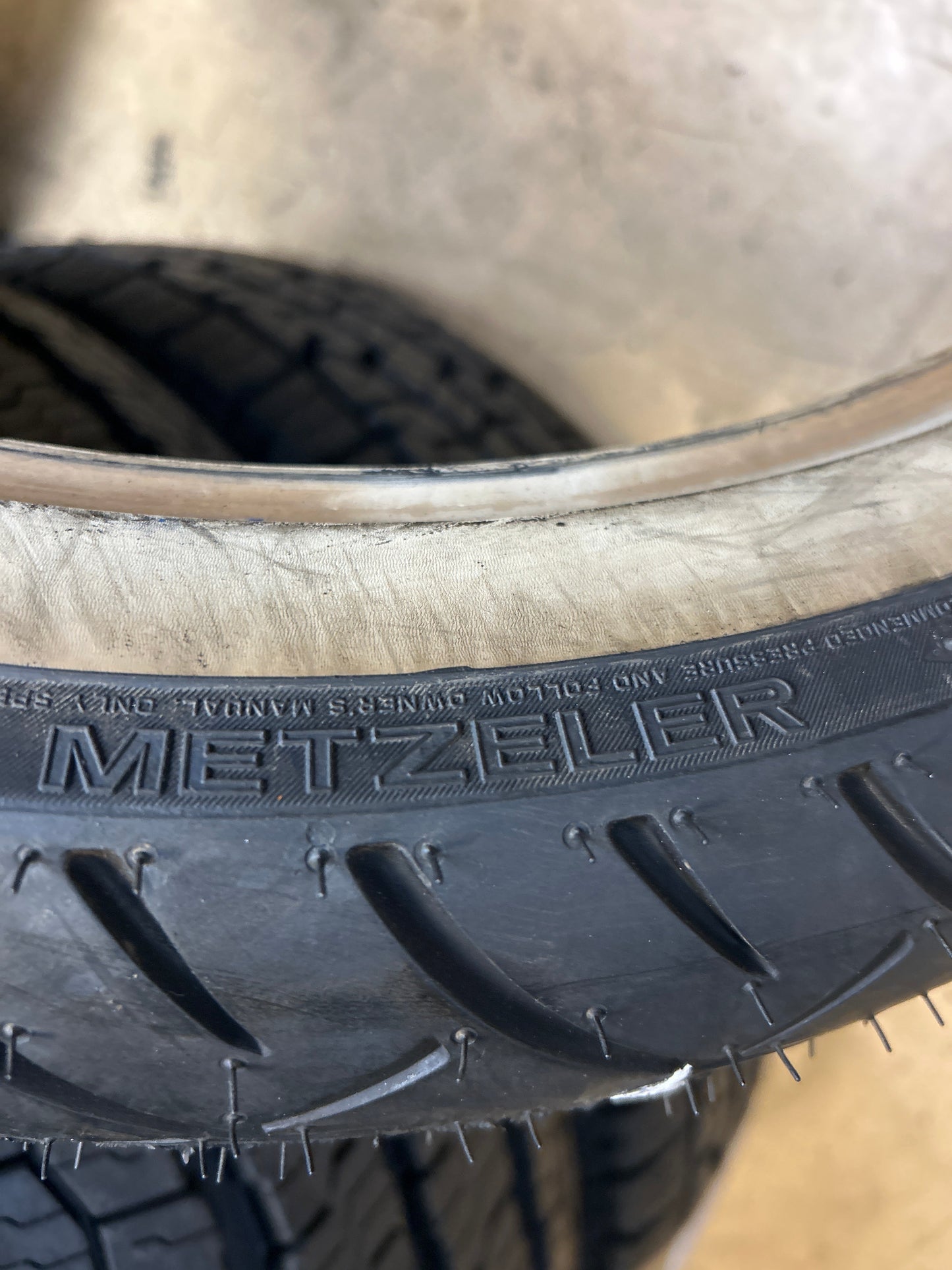 NOS METZELER ME888 MARATHON ULTRA WWW 100 90 19 57V FRONT TIRE 2407800