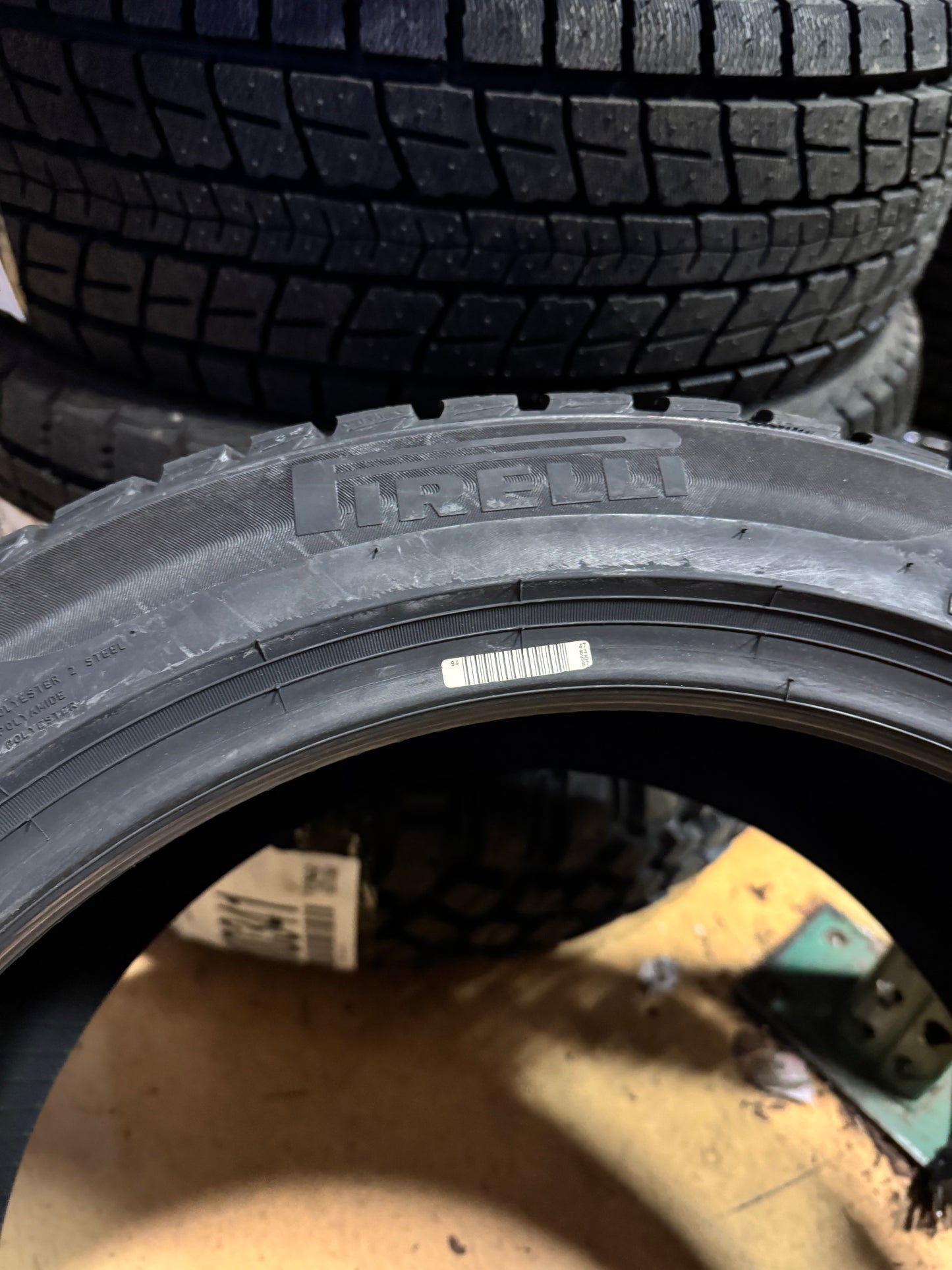 PIRELLI WINTER SOTTOZERO 3 BSW P 235 45 18 98V XL WINTER TIRE 3634800