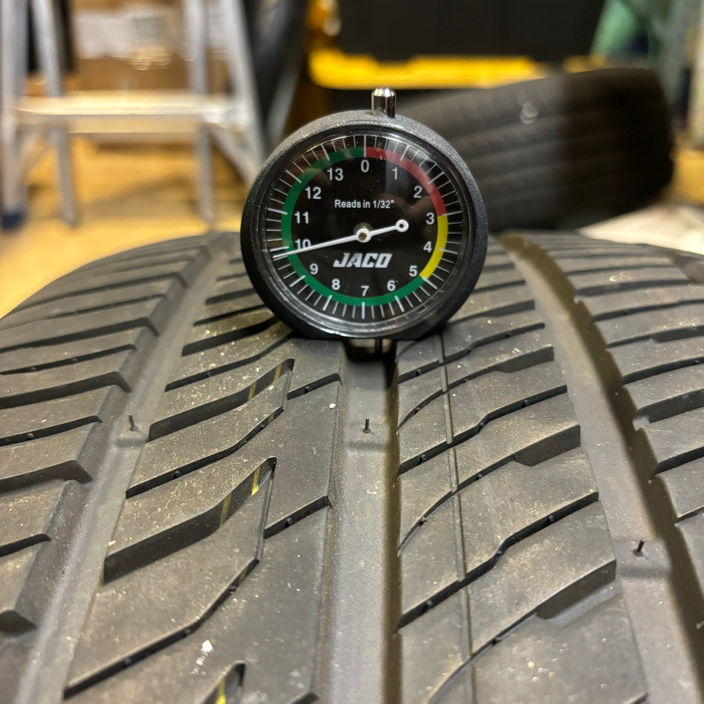 DEALER TAKE OFF 10/32” OF 11/32” KUMHO ECSTA PA51 P 285 35 19 99W TIRE 2262183 SL ALL SEASON