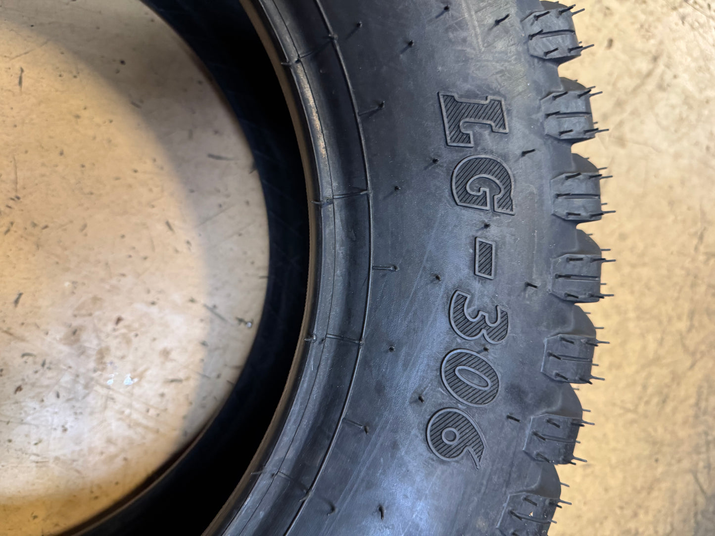 BKT LG-306 BSW AT 27 8.5 15 88N 4PLY LAWN TIRE 94025671