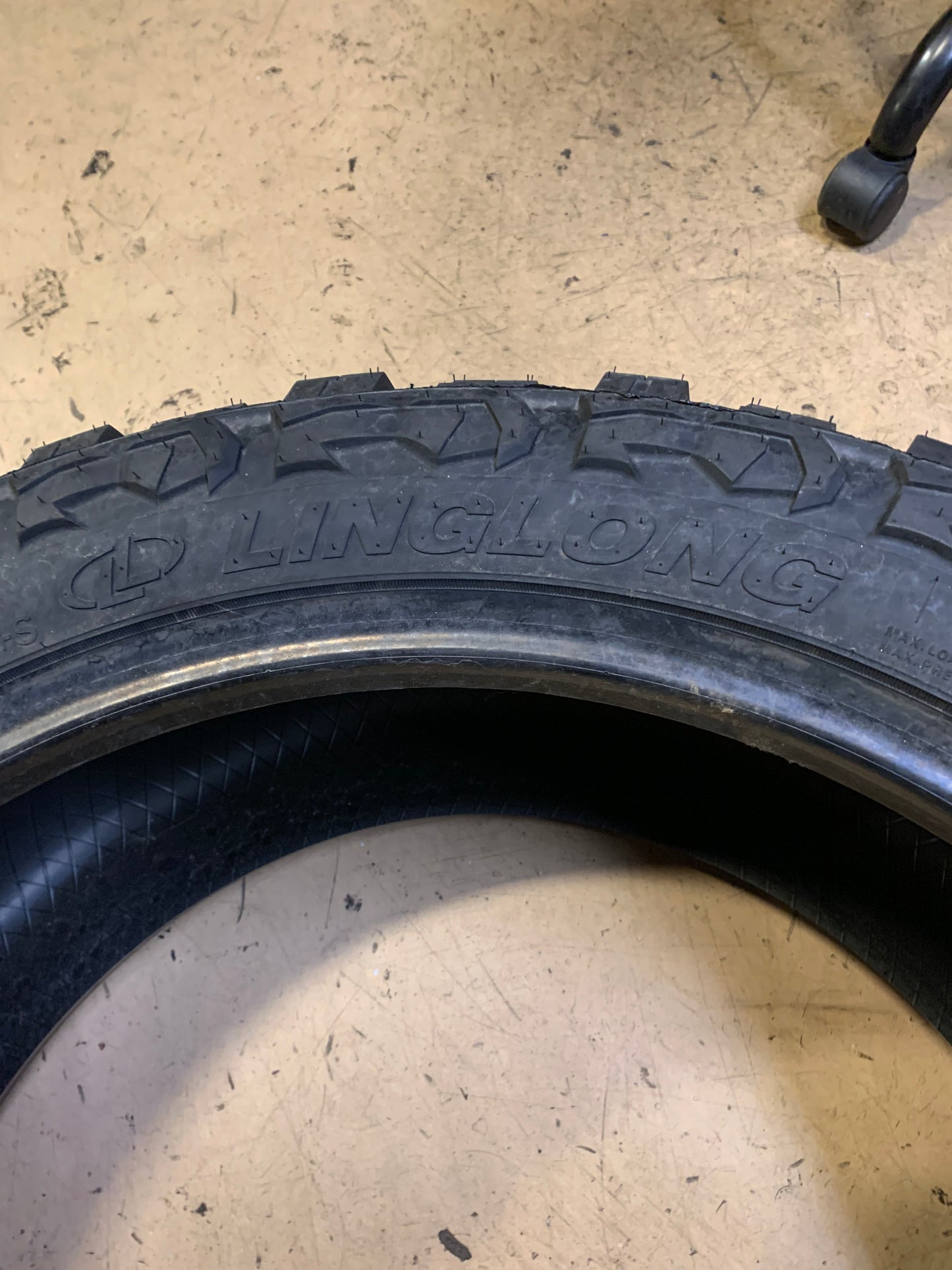 LINGLONG CROSSWIND M/T BSW LT 35 12.5 24 117Q 10PLY MUD TERRAIN TIRE 221022476