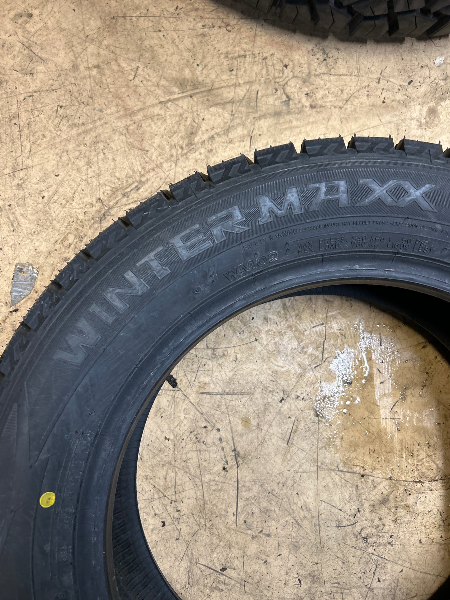 2 DUNLOP WINTER MAXX 2 BSW P 215 55 16 97T WINTER TIRE 266016630