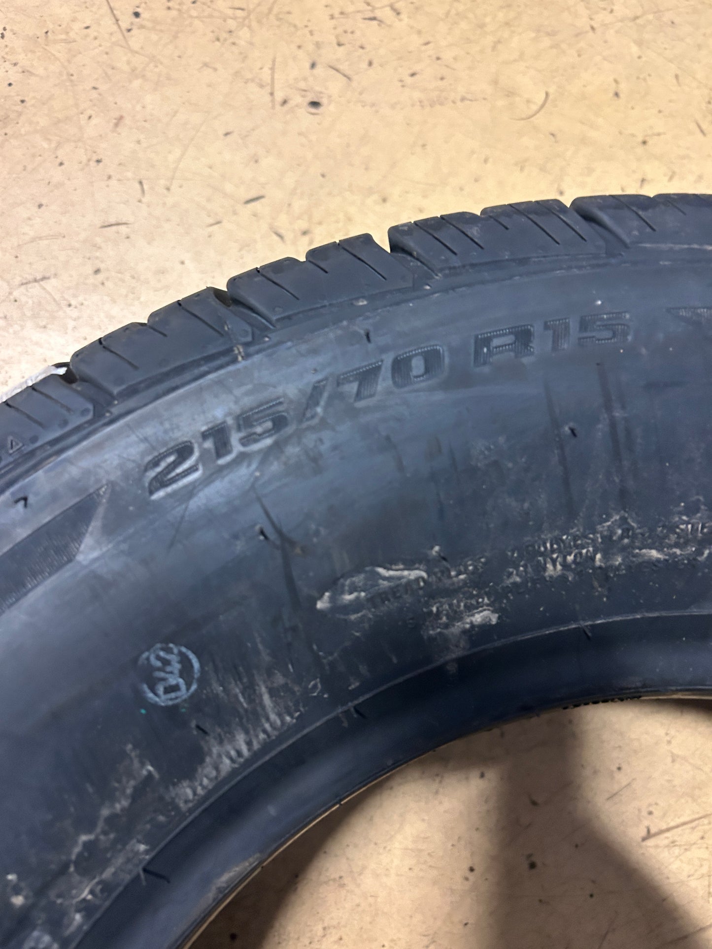 BFGOODRICH ADVANTAGE CONTROL ALL SEASON BSW P 215 70 15 98H TIRE 00939