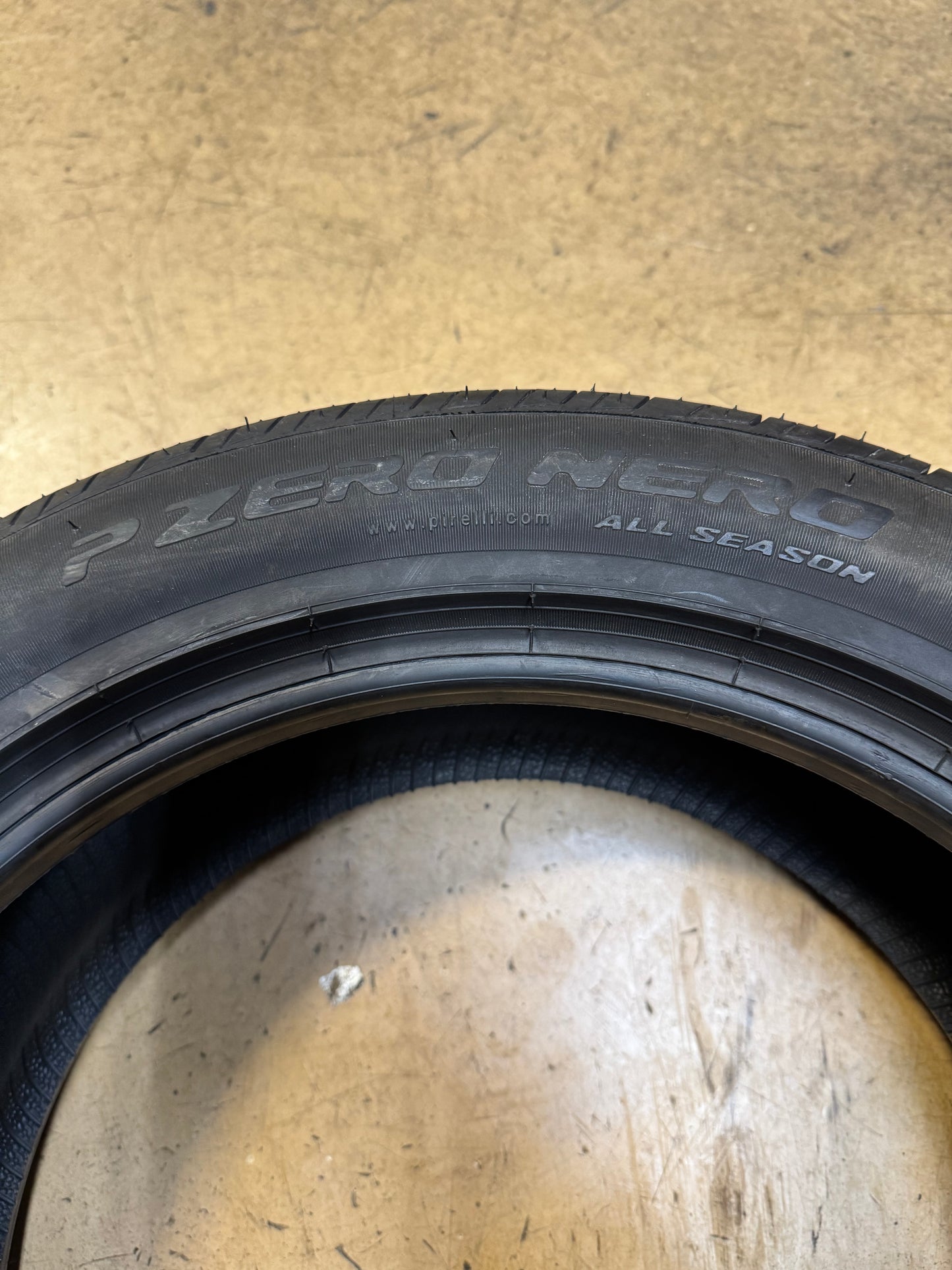 NOS PIRELLI P ZERO NERO ALL SEASON BSW P 225 50 17 98W XL ALL SEASON TIRE 1636500