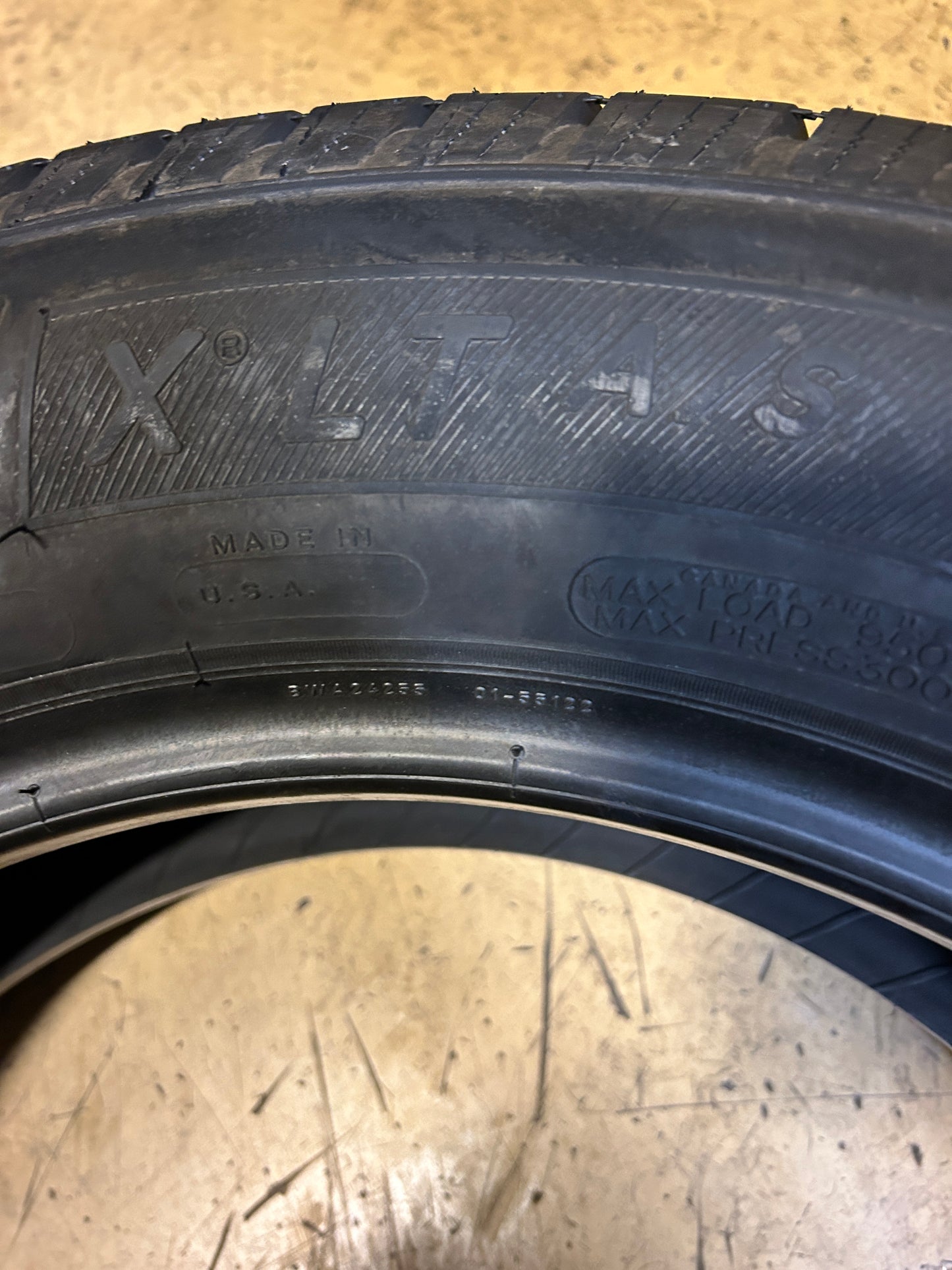 MICHELIN X LT A/S BSW P 235 65 18 106T ALL SEASON TIRE 00836