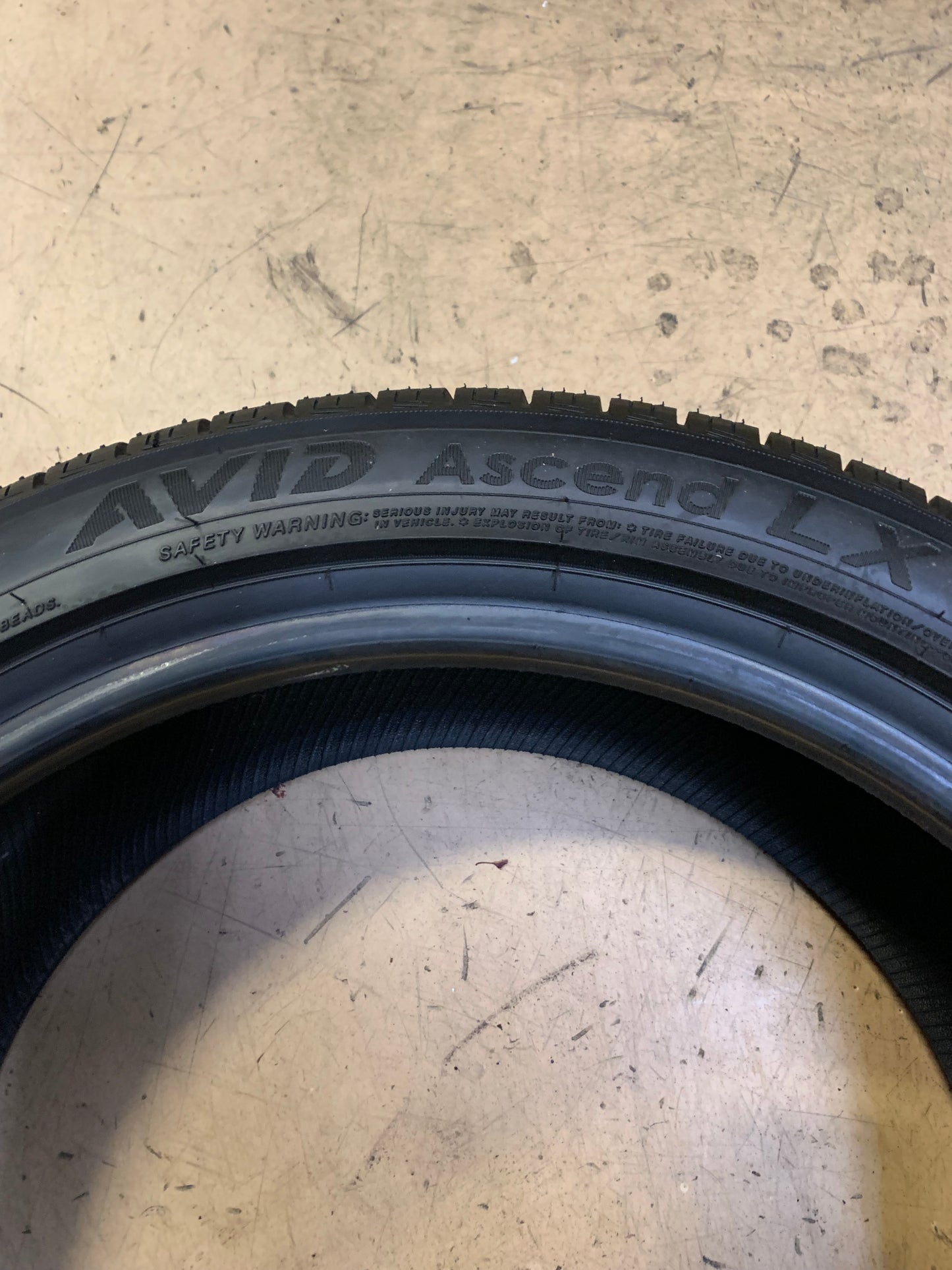 YOKOHAMA AVID ASCEND LX BSW P 215 45 17 87V ALL SEASON TIRE 110132821