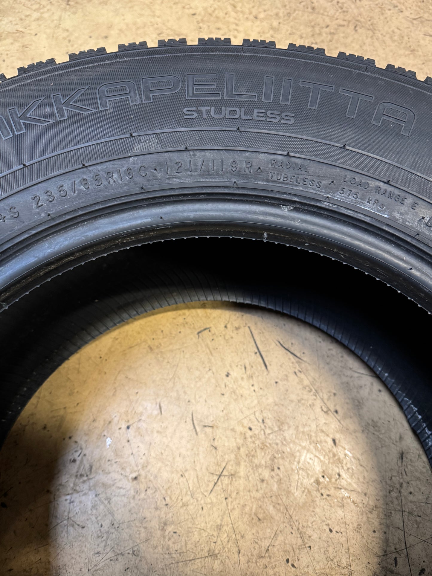 2 NOKIAN HAKKAPELIITTA CR4 BSW P 235 65 16 121/119R 10PLY WINTER TIRE T432379