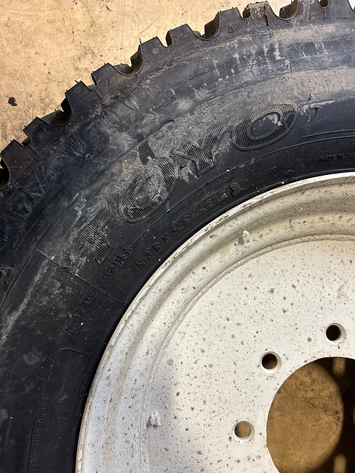 NOS TOYO M919 BSW 245 70 19.5 136/134J ALL POSITION TIRE W/ WHEEL TM91924570195