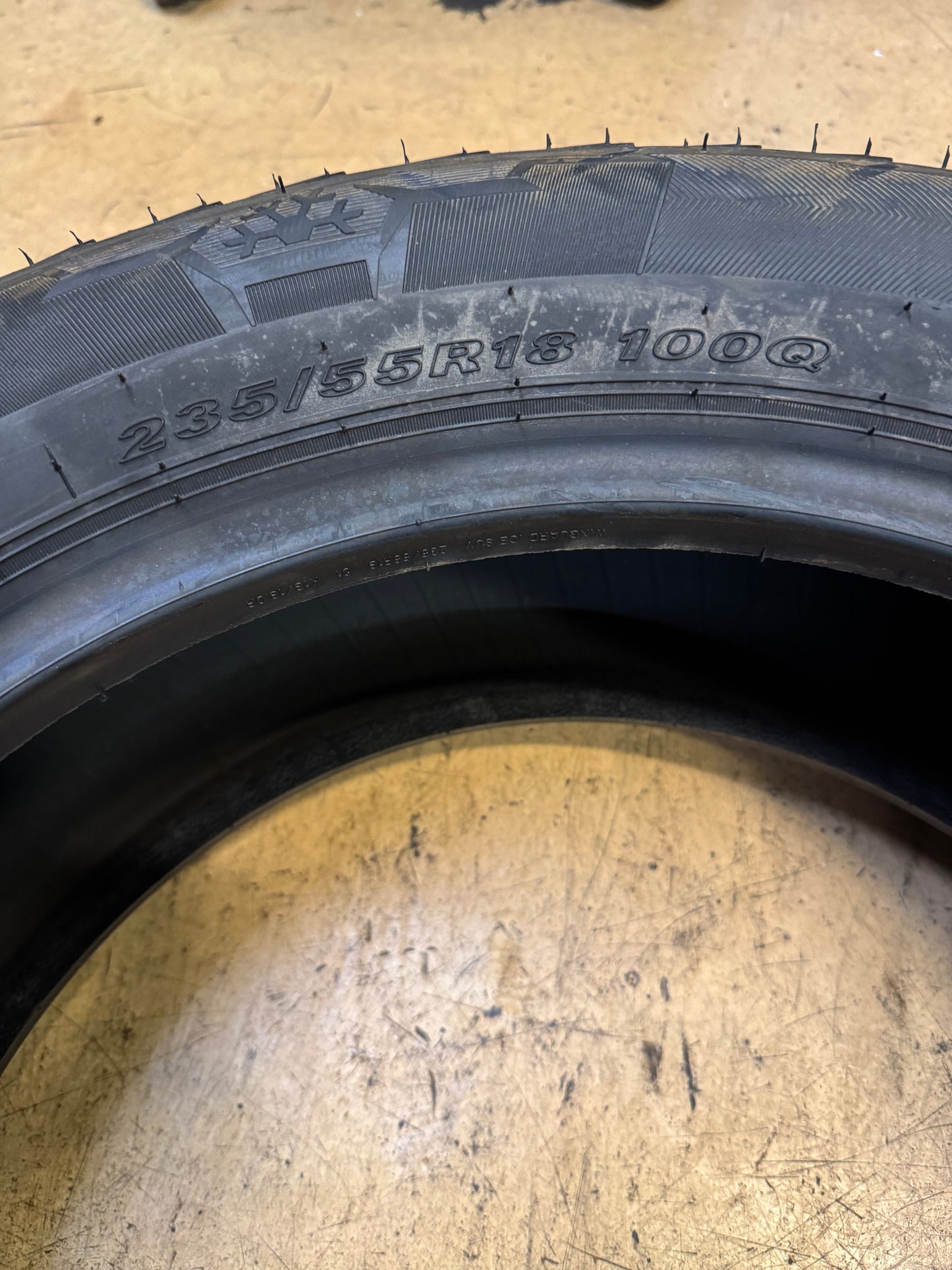 2 NOS NEXEN WINGUARD ICE SUV BSW P 235 55 18 100Q WINTER TIRE 13930NXK