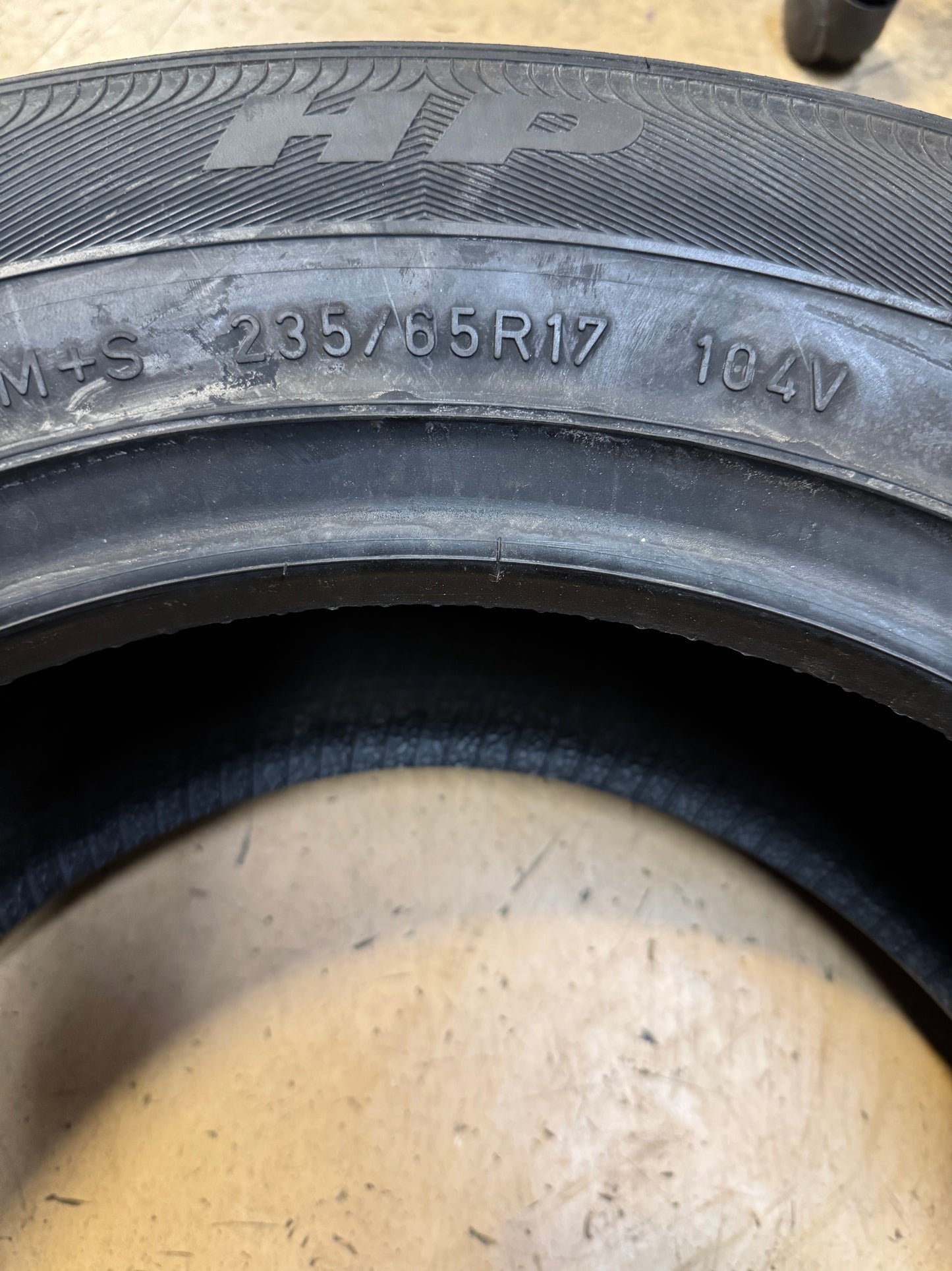 GOODYEAR WRANGLER HP BSW P 235 65 17 104V ALL WEATHER TIRE 572770