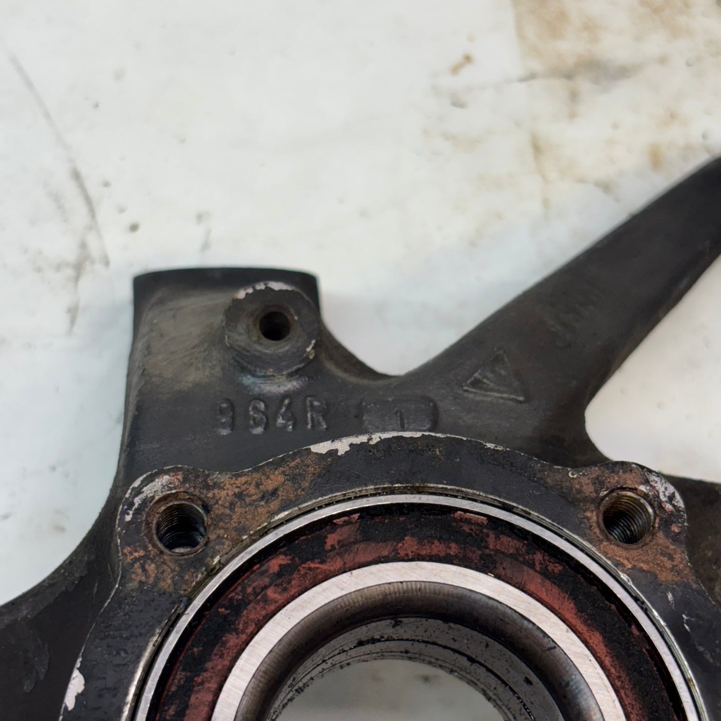 USED GENUINE PORSCHE 964 FRONT DRIVER AND PASSENGER HUB ASSEMBLY