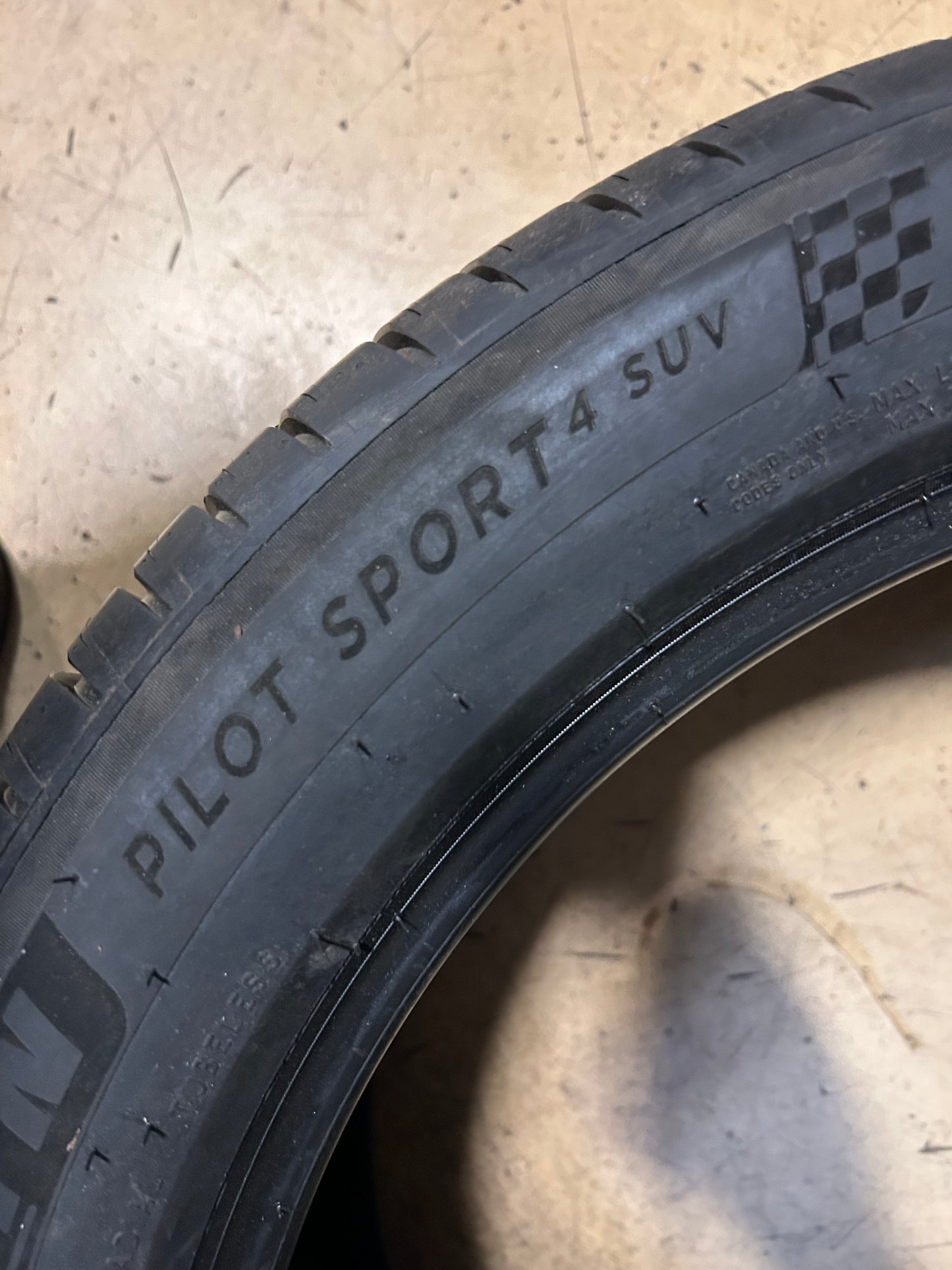 MICHELIN PILOT SPORT 4 SUV BSW P 295 40 20 110Y XL ALL SEASON TIRE 96128