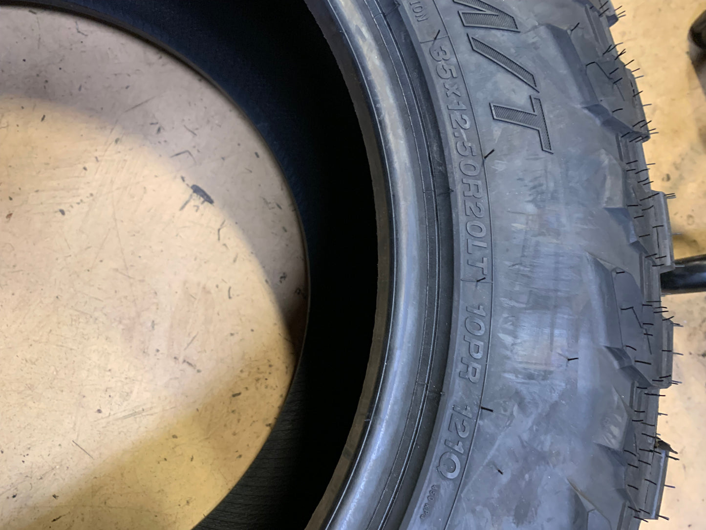 2 LANDSPIDER WILDTRAXX M/T BSW LT 35 12.5 20 121Q 10PLY MUD TERRAIN TIRE EMT018